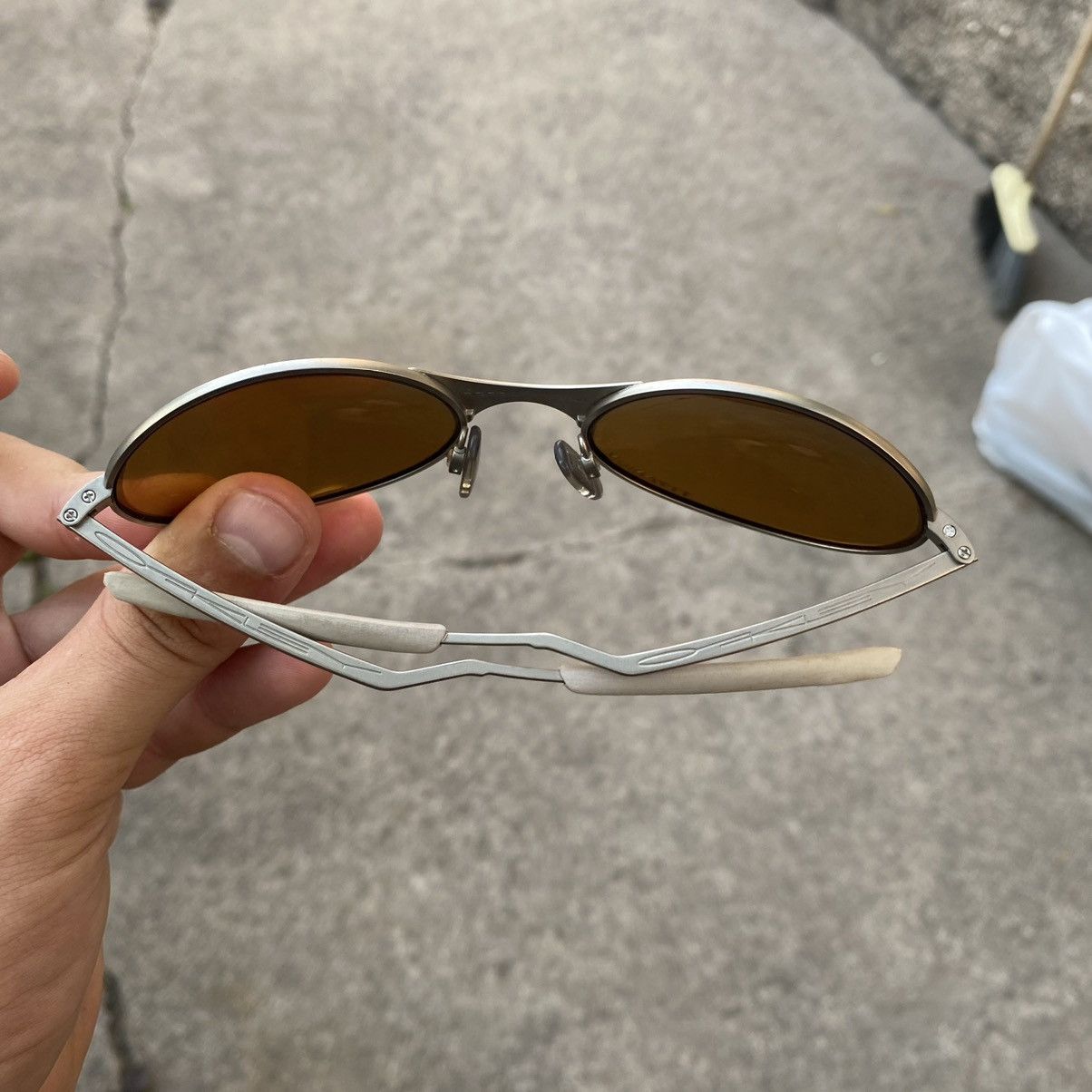 Oakley × Vintage RARE VINTAGE 90s OAKLEY E WIRE TITANIUM SUNGLASSES Size ONE SIZE - 6 Thumbnail