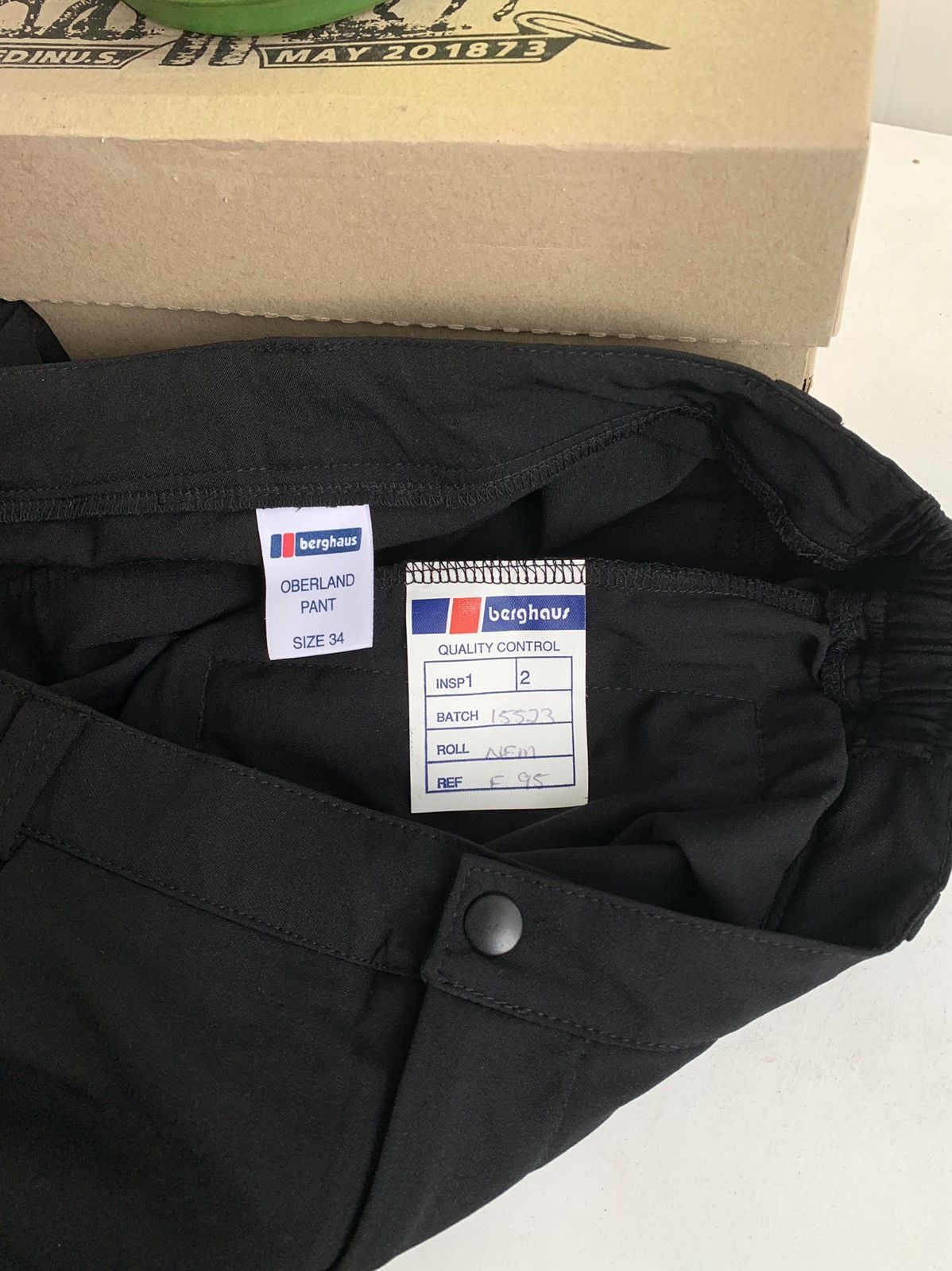 Vintage Berghaus Vintage Nylon Pants Mens Black Size 34 Size US 34 / EU 50 - 6 Thumbnail