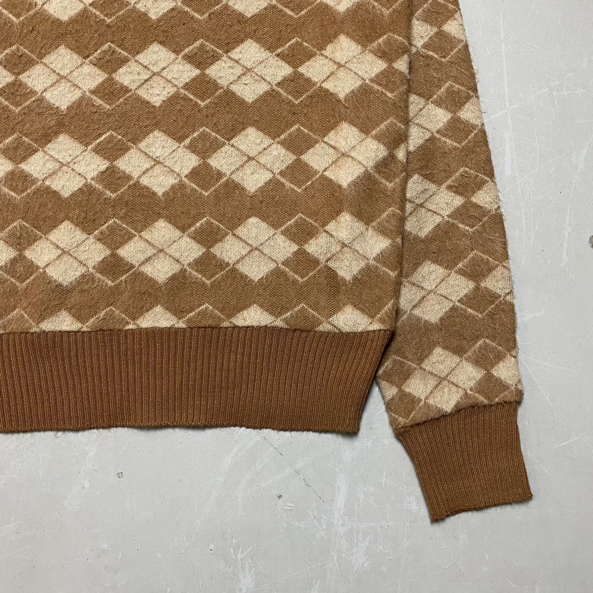 Vintage 1960s Shag Long Hair Abstract Argyle Sweater Size US L / EU 52-54 / 3 - 2 Thumbnail