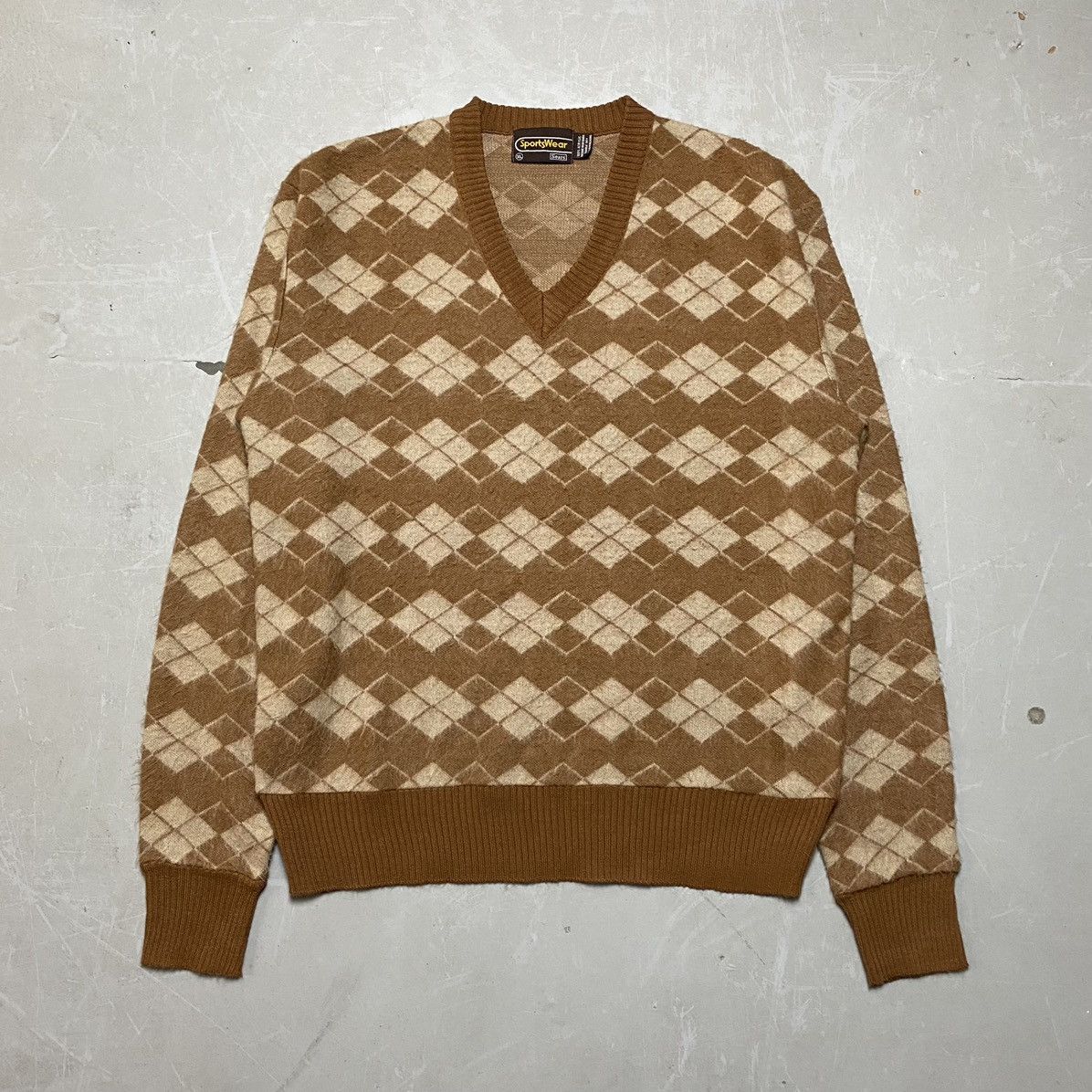 Vintage 1960s Shag Long Hair Abstract Argyle Sweater Size US L / EU 52-54 / 3 - 1 Thumbnail