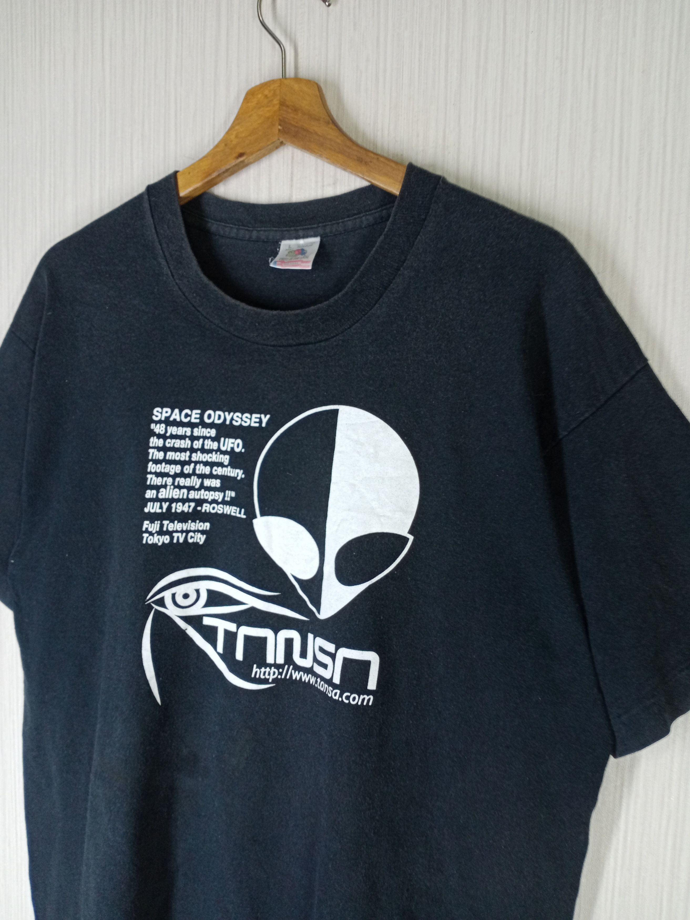 Alien Workshop × Vintage Vintage 90s Space Odyssey Tansa Alien Movie Tshirt Size US L / EU 52-54 / 3 - 5 Thumbnail