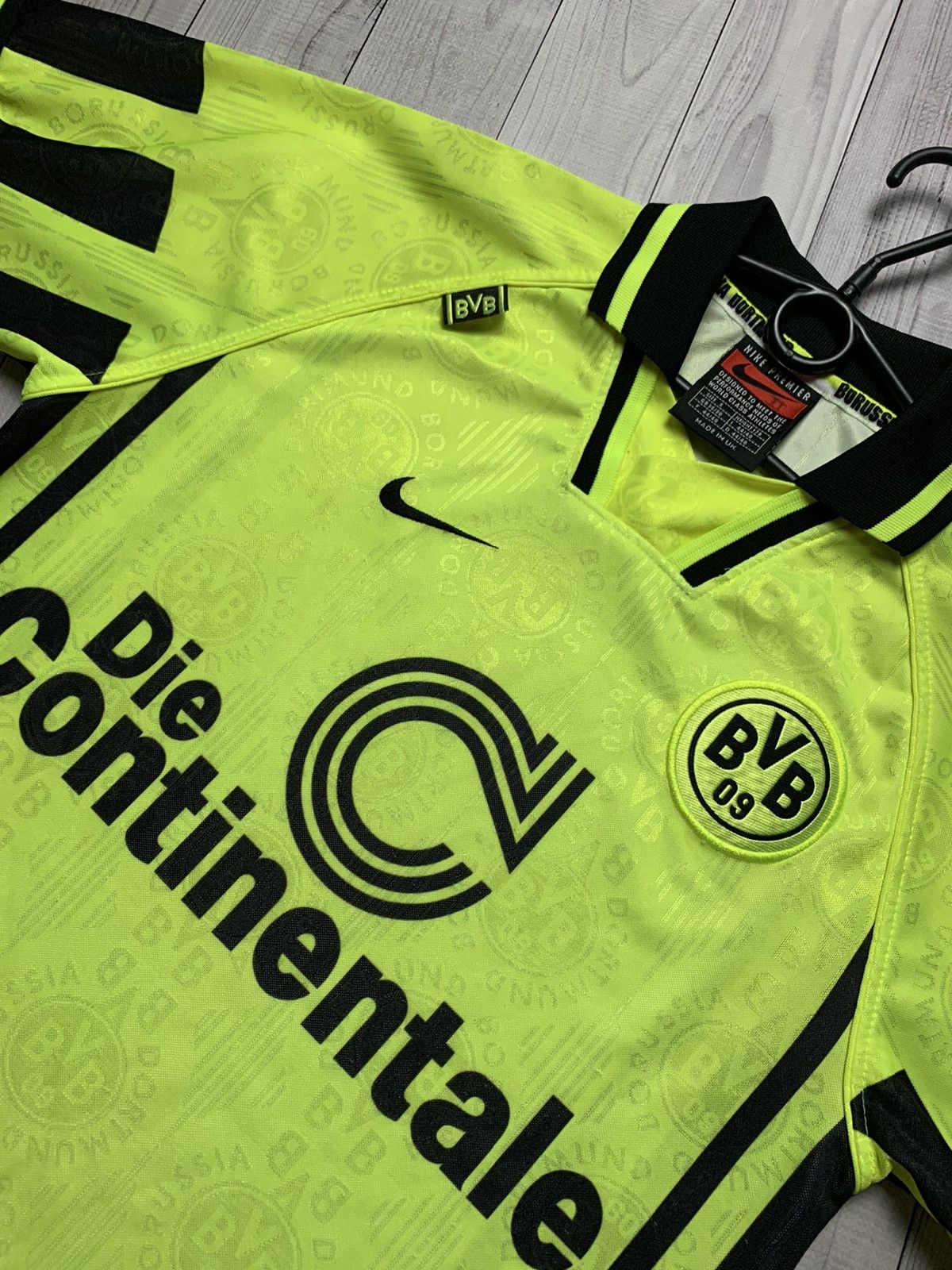 Nike × Vintage Vintage Nike Borussia Dortmund soccer jersey size S Size US S / EU 44-46 / 1 - 4 Thumbnail