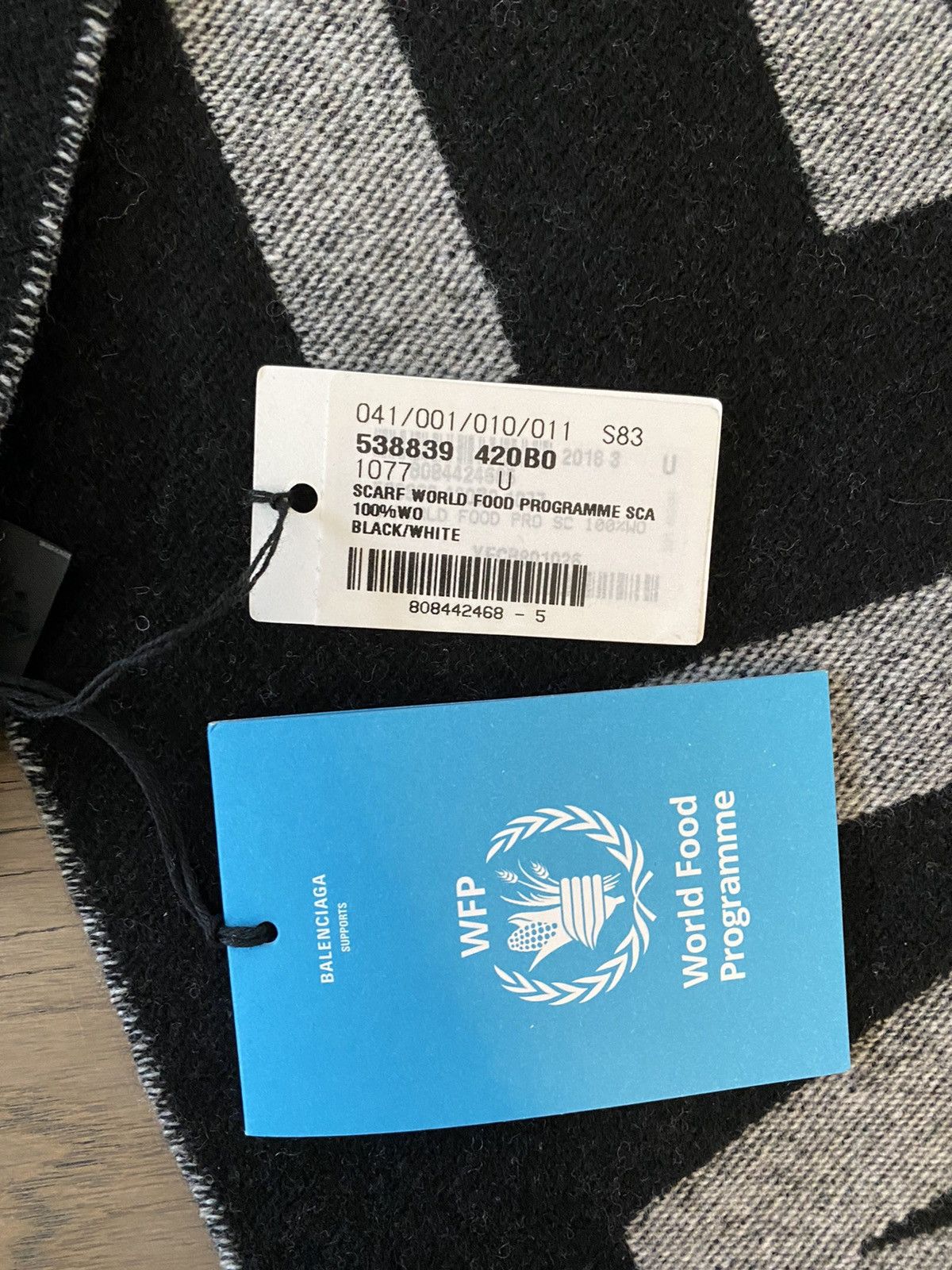 Balenciaga World food Program scarf Size ONE SIZE - 2 Thumbnail