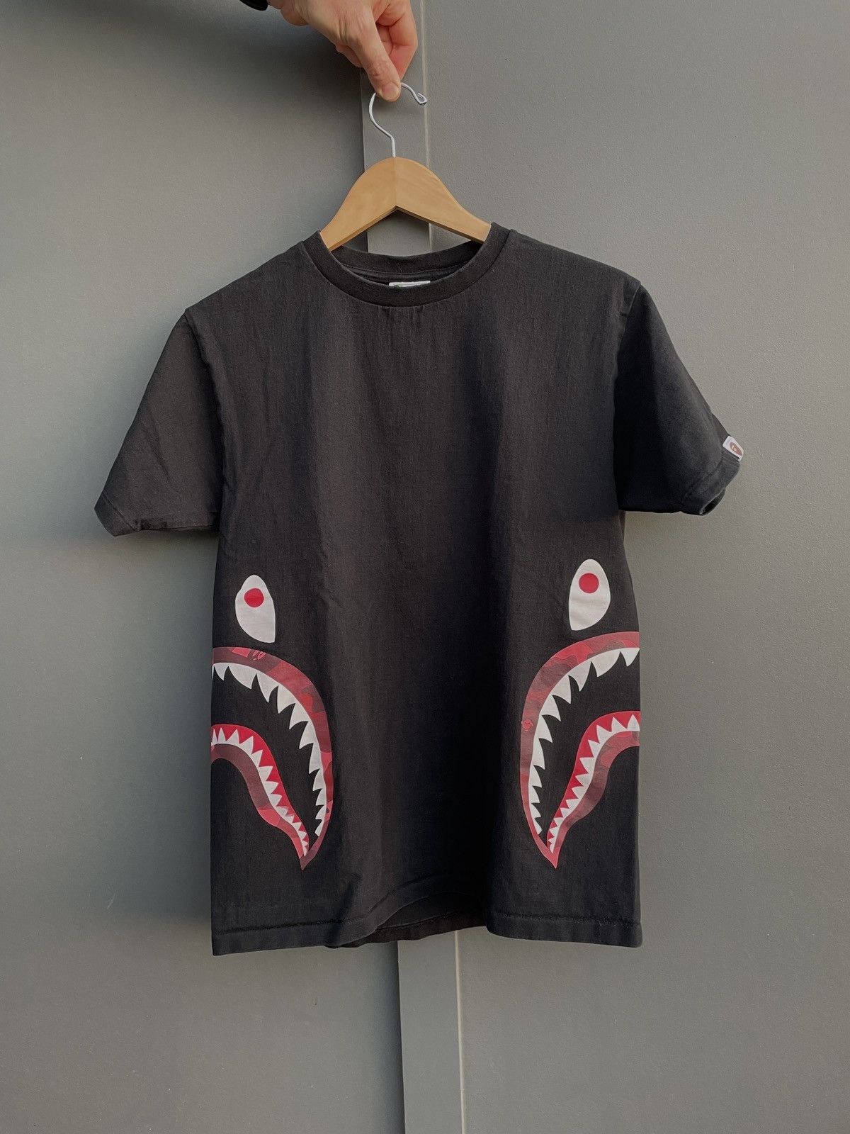 Bape Color Camo Side Shark Tee Size US M / EU 48-50 / 2 - 1 Thumbnail