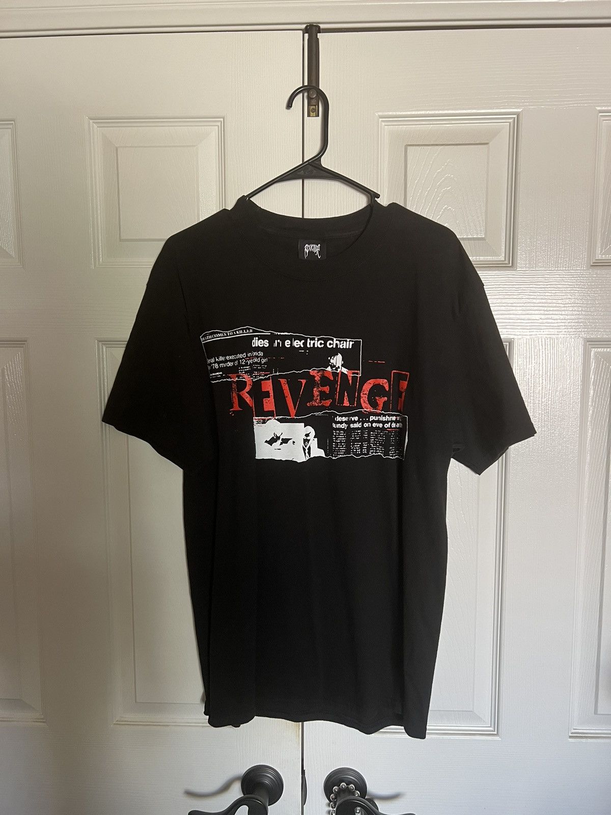 Revenge RARE Revenge Ted Bundy Tee Size US L / EU 52-54 / 3 - 1 Thumbnail
