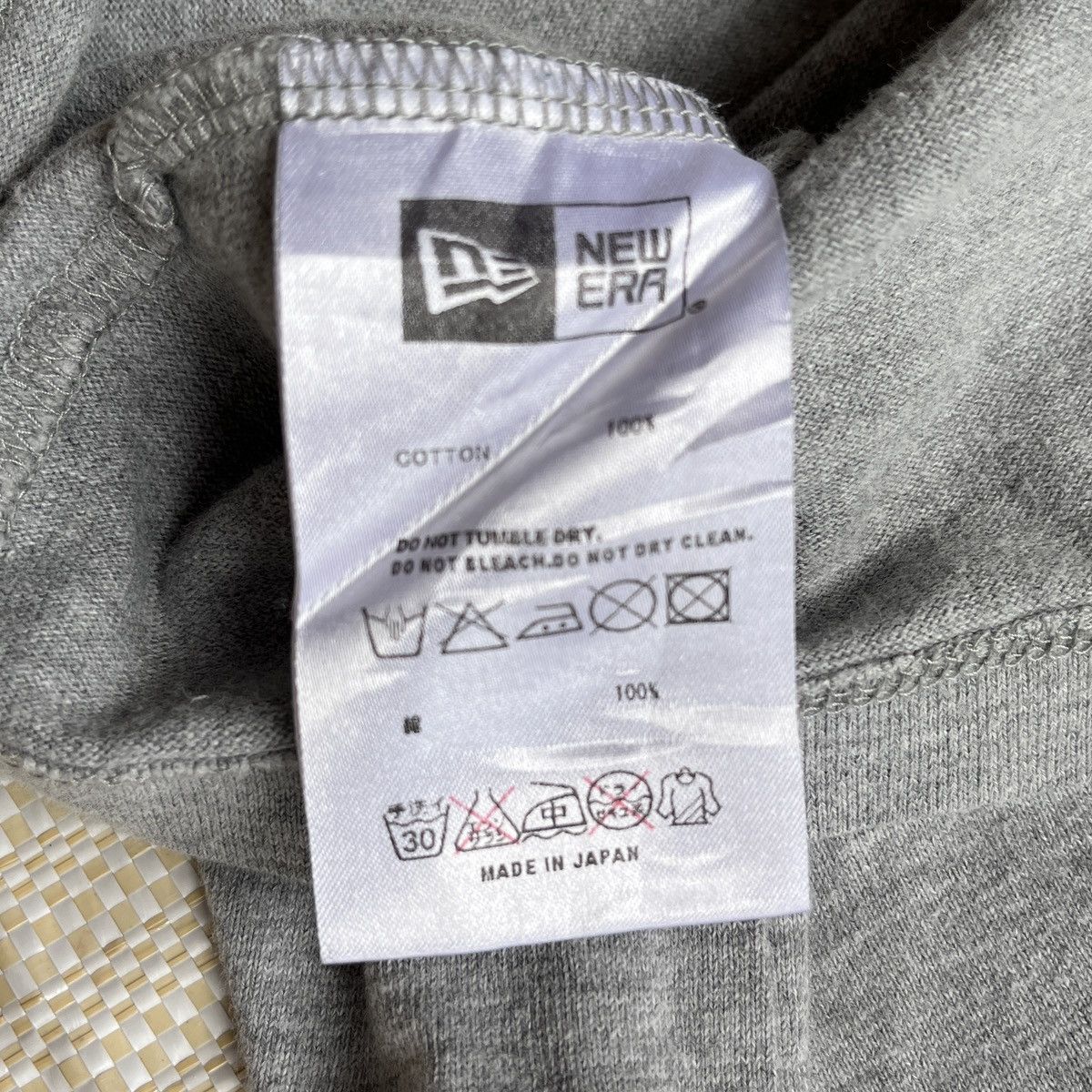 New Era × Vintage Rare Vintage New Era Cap TShirt With Small Embroidery Logo Size US XL / EU 56 / 4 - 18 Thumbnail