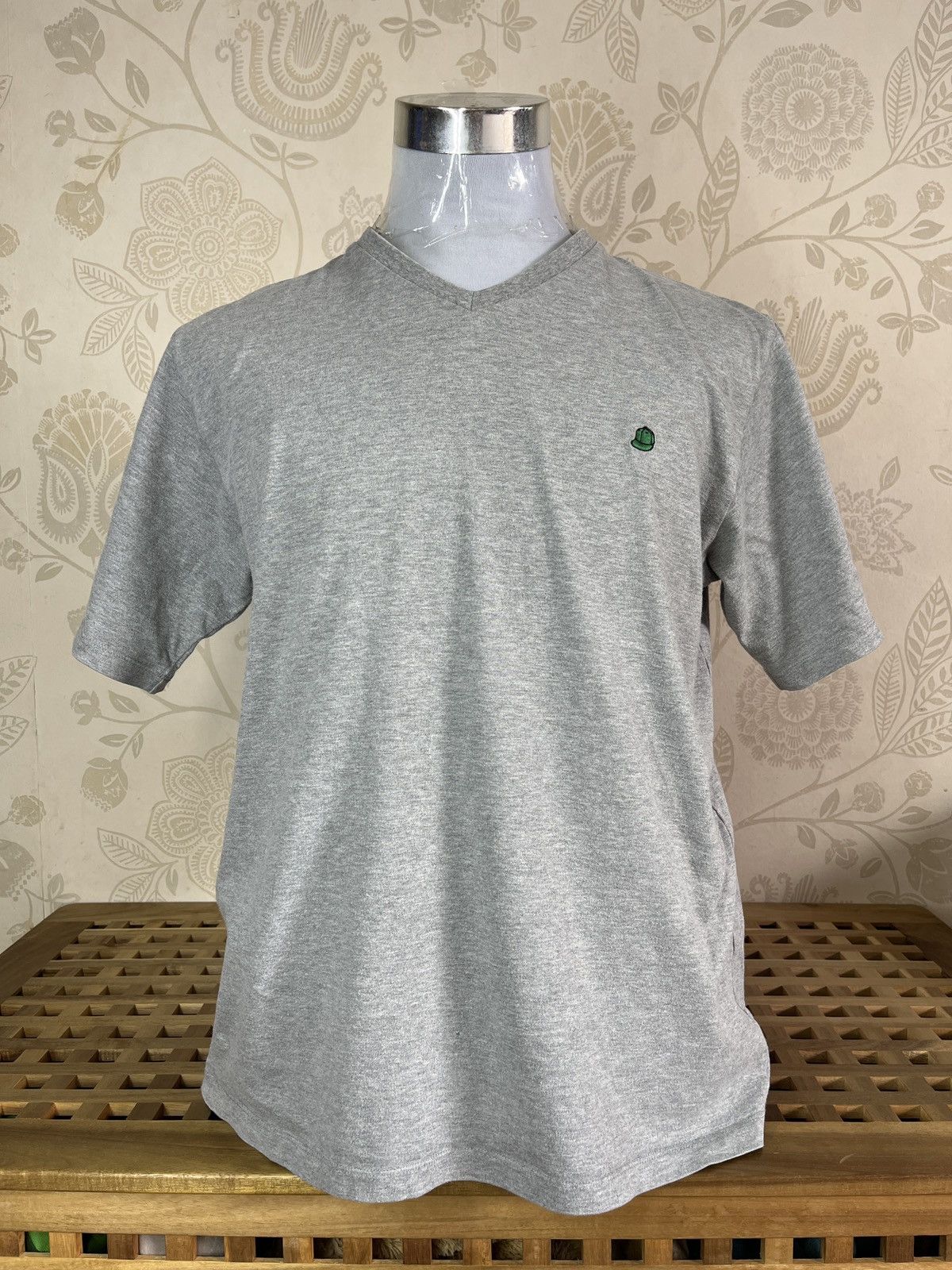 New Era × Vintage Rare Vintage New Era Cap TShirt With Small Embroidery Logo Size US XL / EU 56 / 4 - 21 Thumbnail