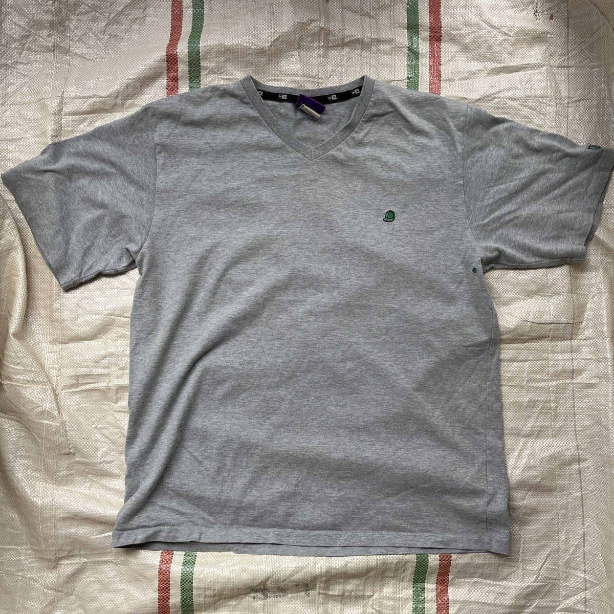 New Era × Vintage Rare Vintage New Era Cap TShirt With Small Embroidery Logo Size US XL / EU 56 / 4 - 15 Thumbnail