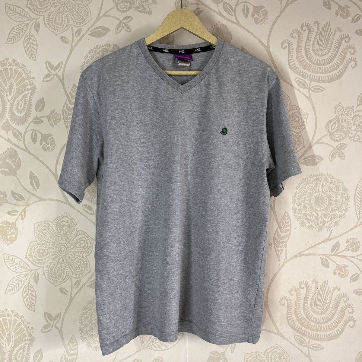 New Era × Vintage Rare Vintage New Era Cap TShirt With Small Embroidery Logo Size US XL / EU 56 / 4 - 1 Thumbnail