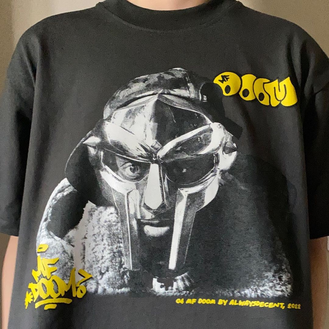 MF Doom Steel Mask Printed Sweatshirt In Black – Actual Fact Clothing - Foto 5