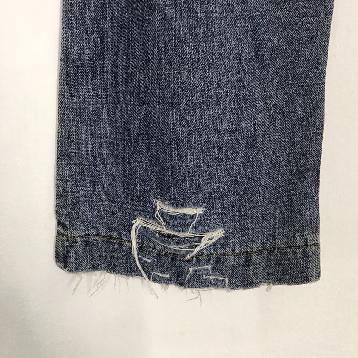 Dolce & Gabbana Dolce & Gabbana distressed denim art Mickey mouse denim pant Size US 31 - 12 Thumbnail