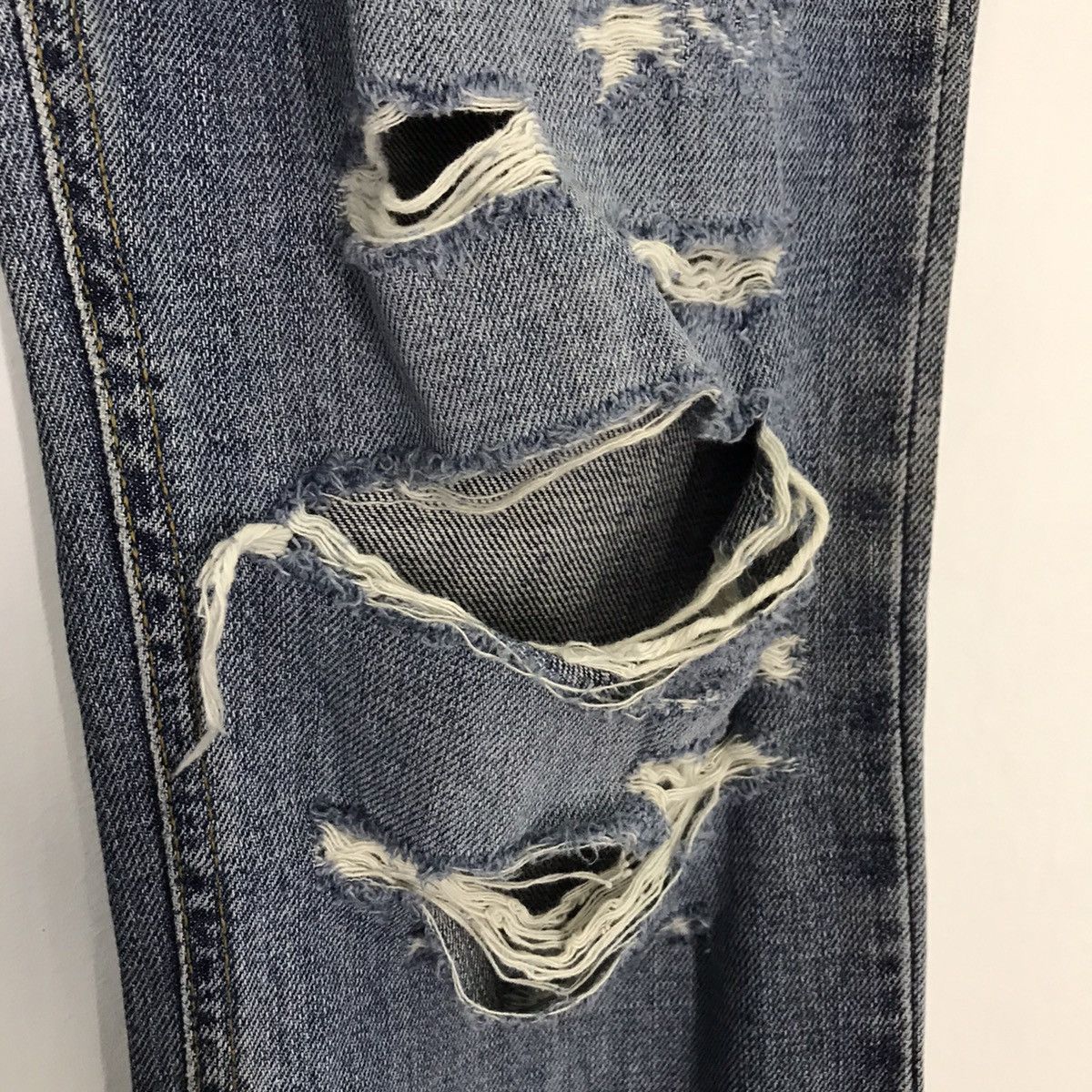 Dolce & Gabbana Dolce & Gabbana distressed denim art Mickey mouse denim pant Size US 31 - 7 Thumbnail