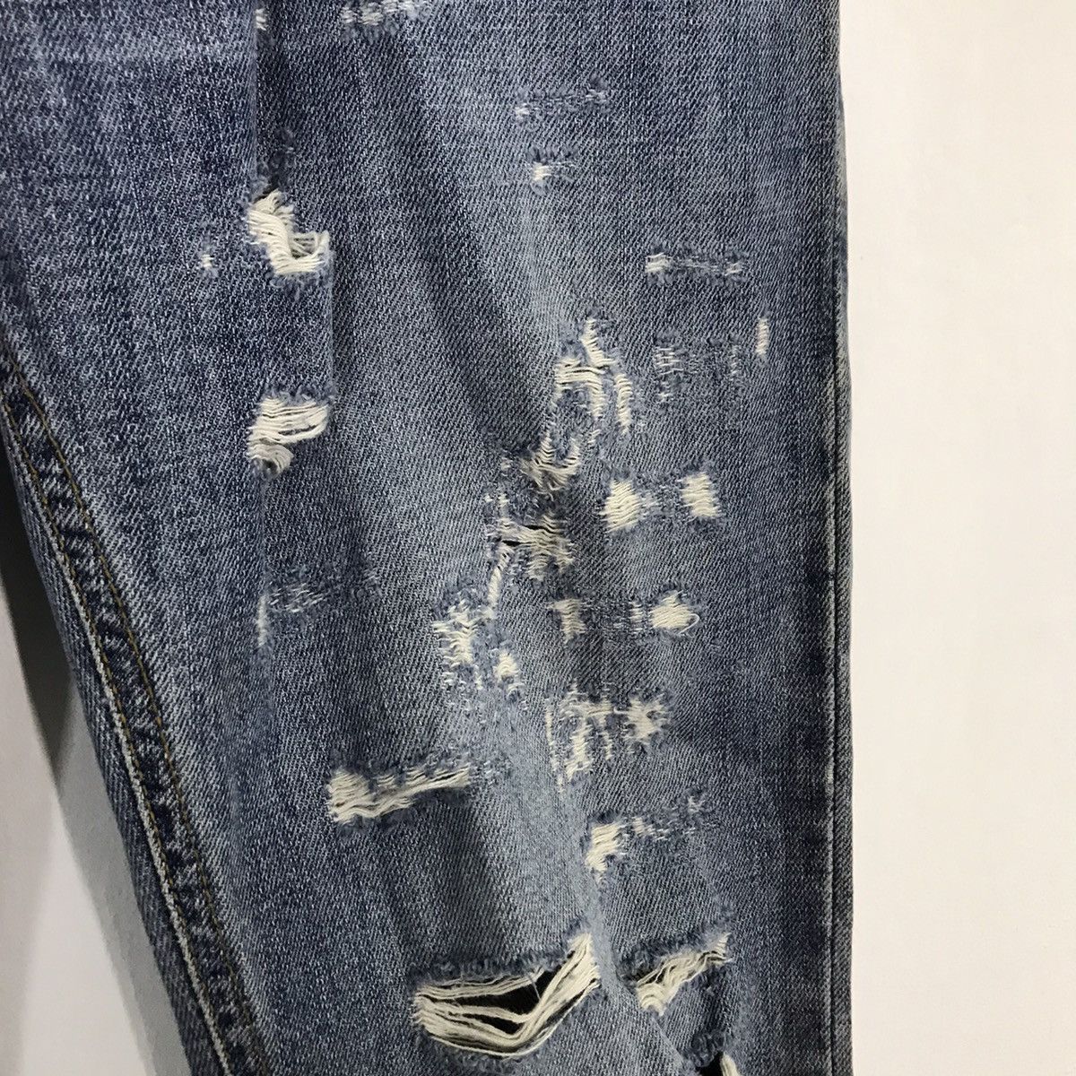 Dolce & Gabbana Dolce & Gabbana distressed denim art Mickey mouse denim pant Size US 31 - 8 Thumbnail