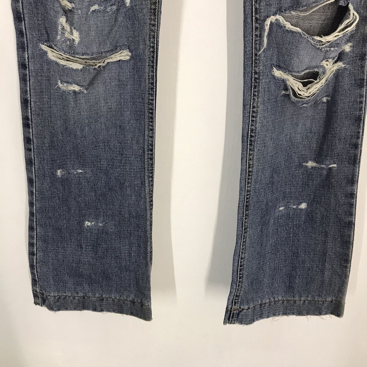 Dolce & Gabbana Dolce & Gabbana distressed denim art Mickey mouse denim pant Size US 31 - 4 Thumbnail