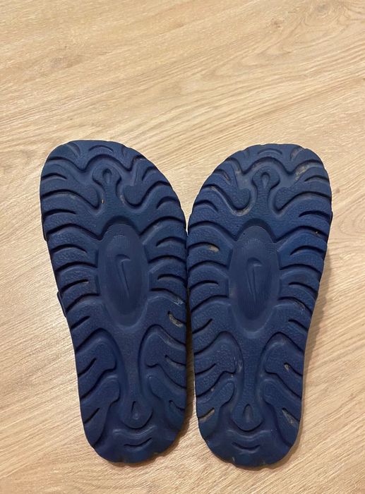 nike acg flip flops