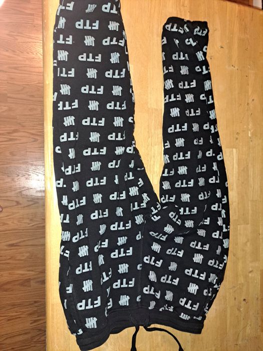 Undefeated Ftp x Undefeated all over sweat pants | Grailed