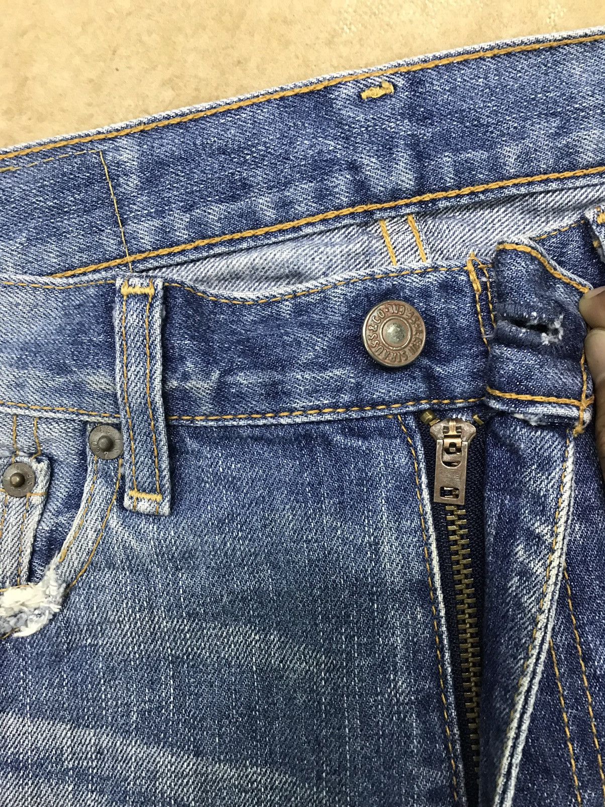 Levi's Vintage Clothing Distressed Levi’s 504 size 30 Size US 30 / EU 46 - 8 Thumbnail