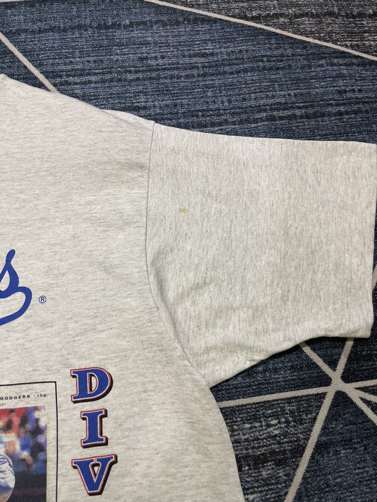 MLB VINTAGE 1995 MLB LOS ANGELES DODGERS HIDEO NOMO TSHIRT Size US M / EU 48-50 / 2 - 8 Thumbnail