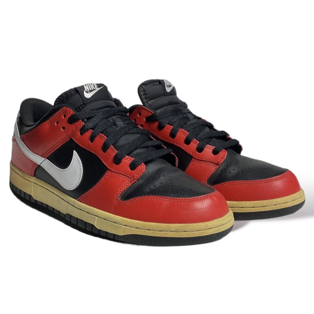 Nike 2011 Nike Dunk Low Micro Perf Pack Red Black *very rare* Size US 9.5 / EU 42-43 - 2 Thumbnail