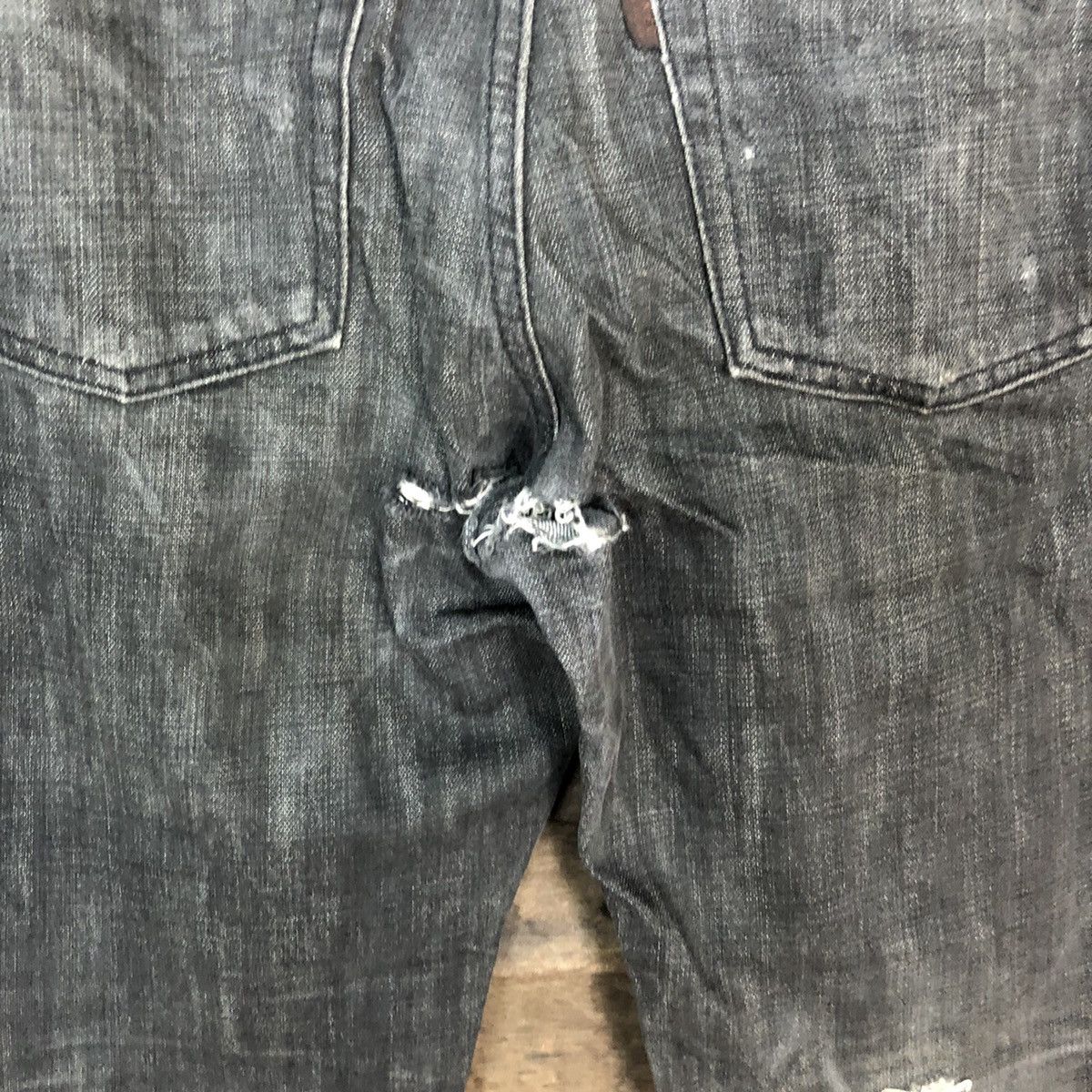 Takeo Kikuchi Takeo Kikuchi Black distressed Denim Pants #5153 Size US 32 / EU 48 - 13 Thumbnail