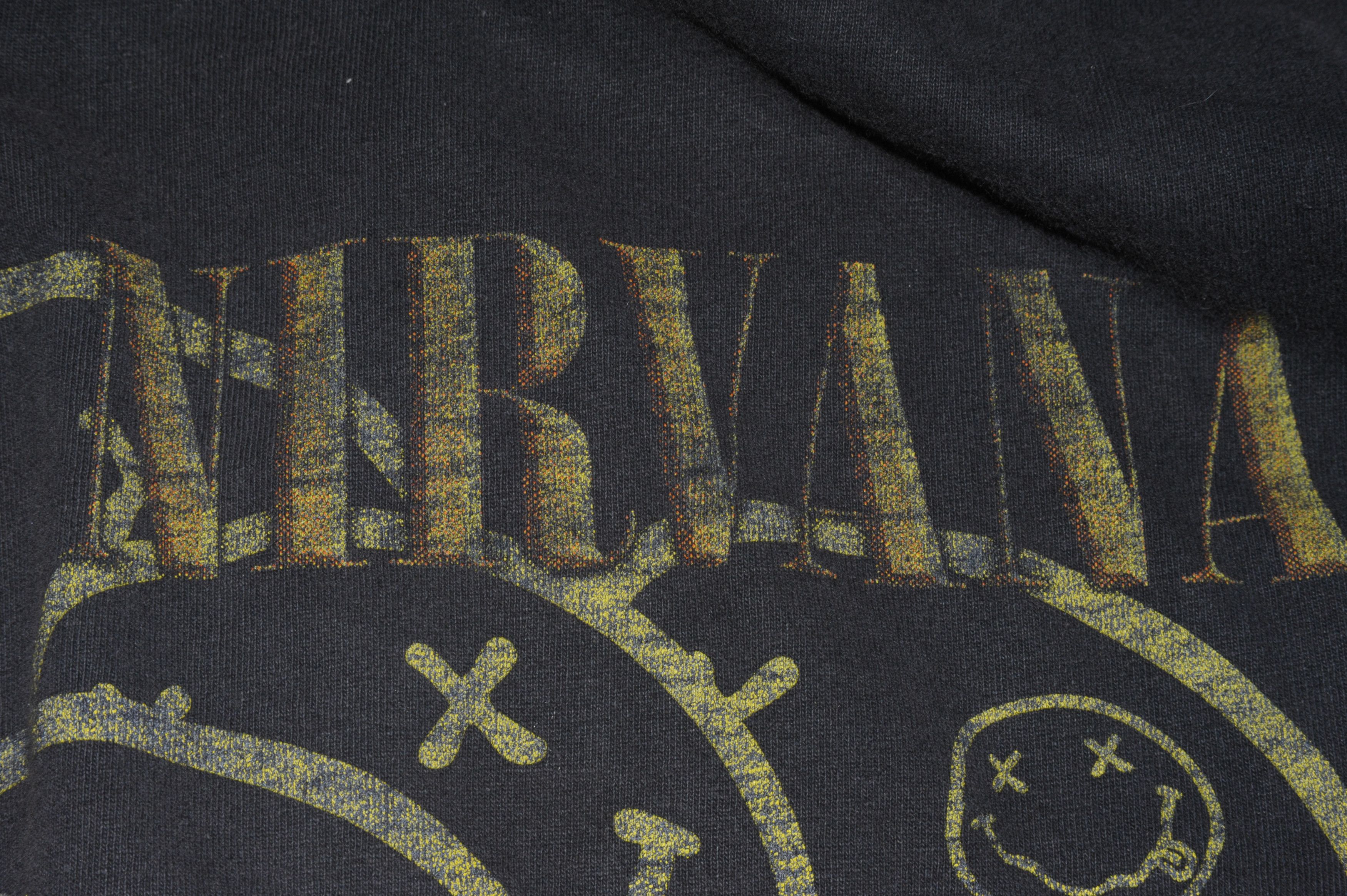 Vintage Vintage 90s Nirvana T-shirt Size US M / EU 48-50 / 2 - 3 Thumbnail