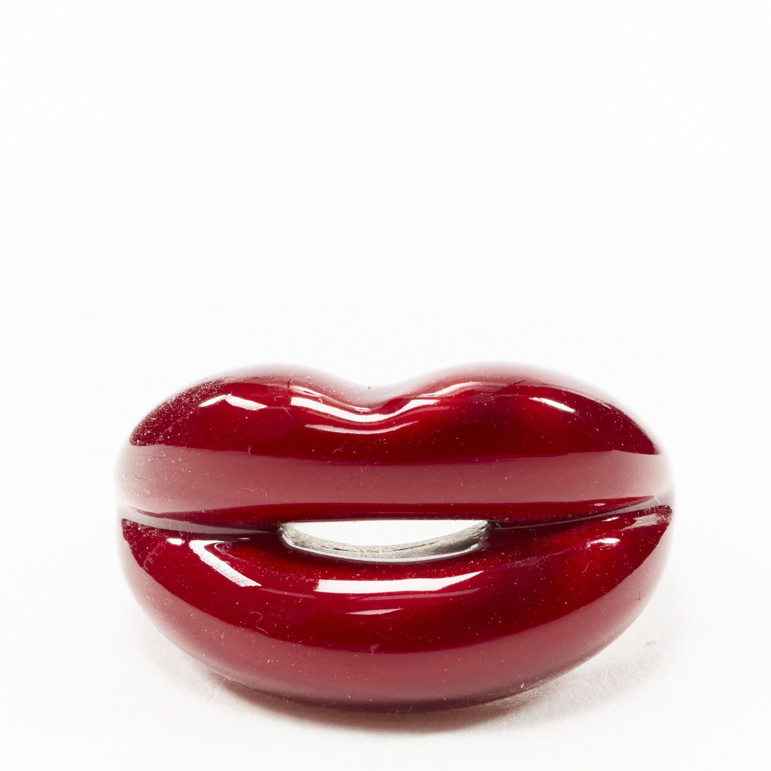 Cool Review About Hot Lips By Solange