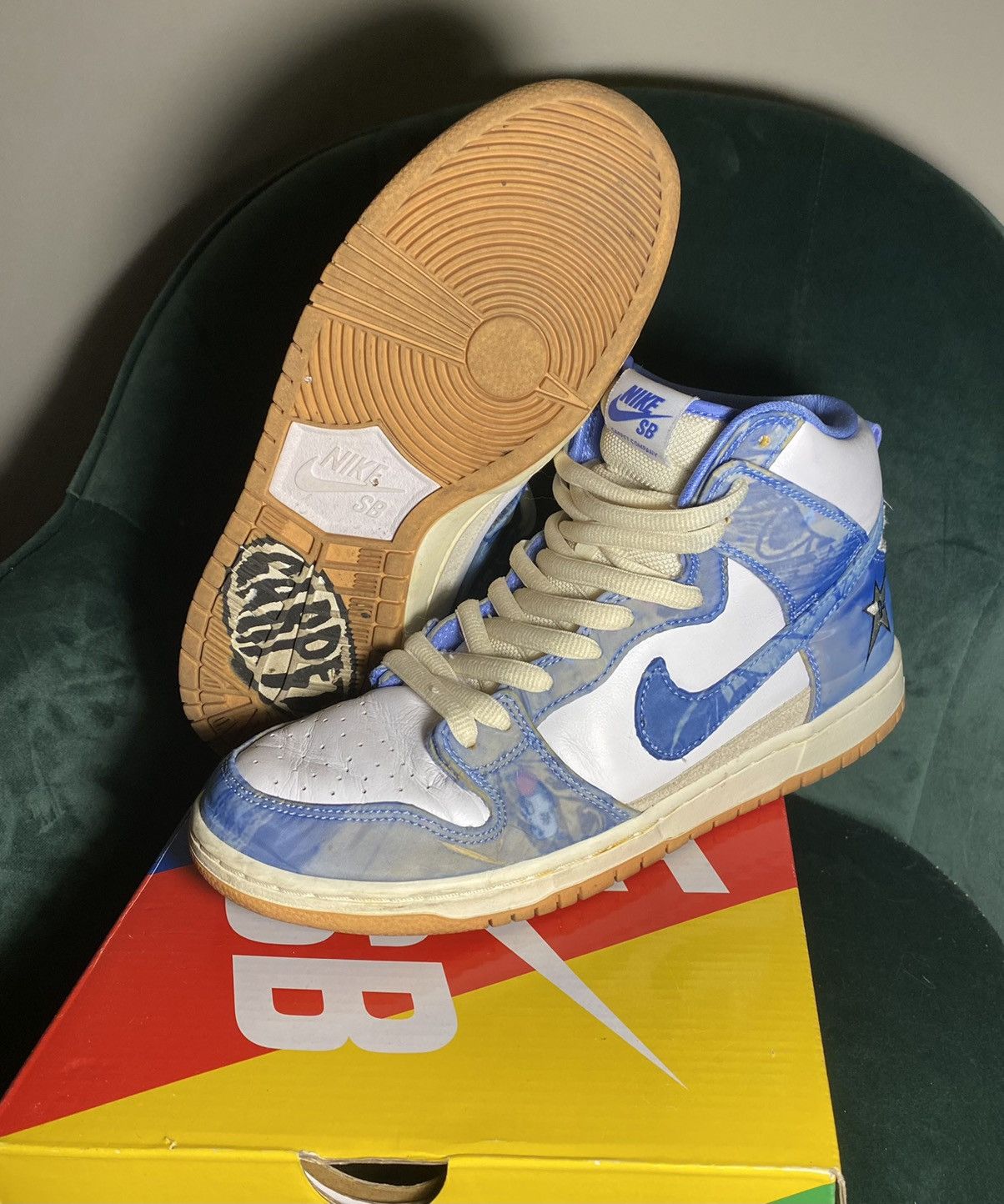 sb dunk high x carpet