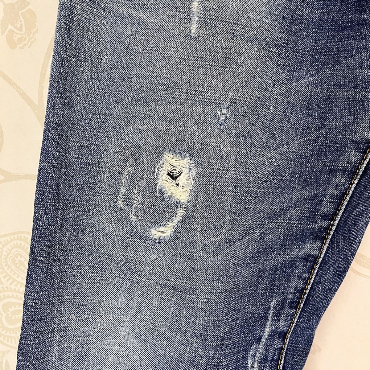 Dsquared2 × Vintage Distressed Dsquared2 Blue Denim Jeans Size US 32 / EU 48 - 14 Thumbnail