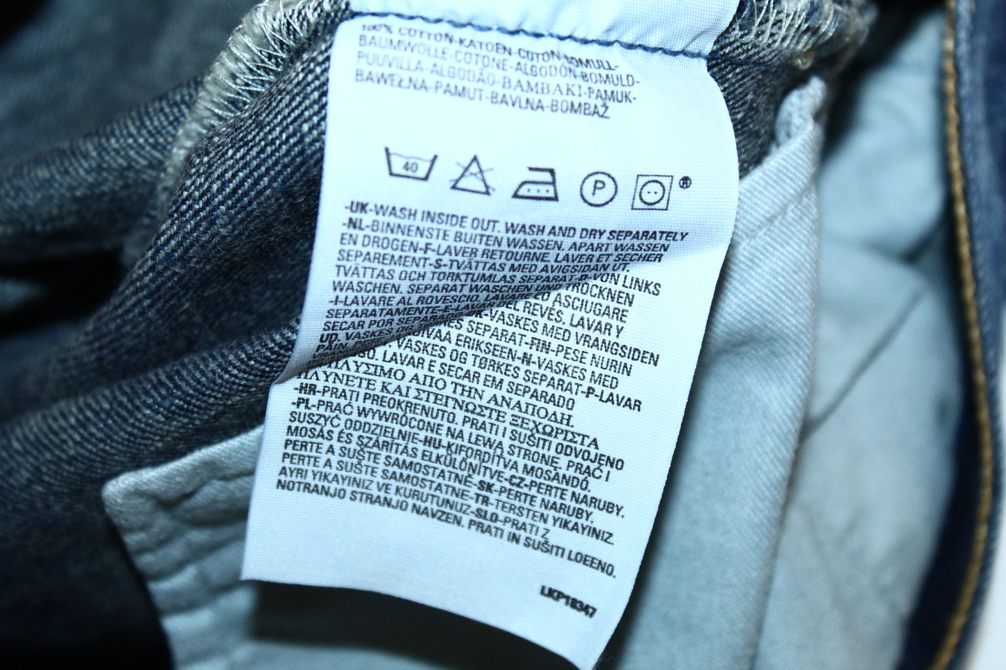 Levi's Vintage Clothing Vintage Levi's 501 Fabric Bleach Design Stone Wash Jeans Size US 33 - 6 Thumbnail