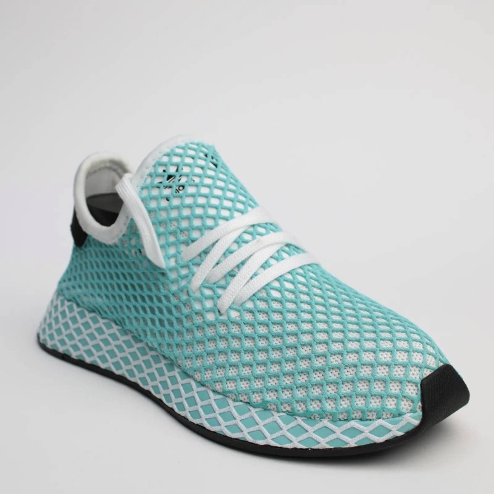 ADIDAS Womens Deerupt Runner Parley Shoes Casual 7 LIKE NEW