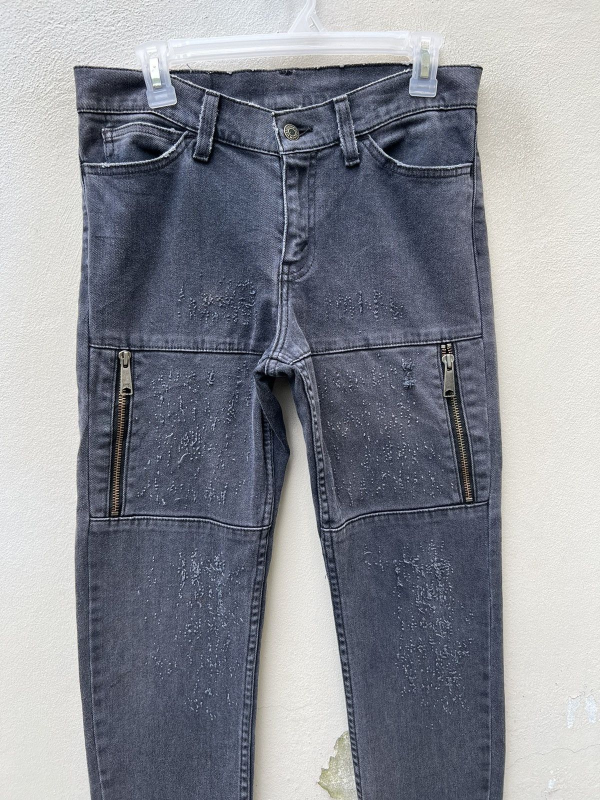 Levi's Vintage 2004 Levi’s 606 Fade Black Scratch Denim Slim Jeans Size US 30 / EU 46 - 7 Thumbnail