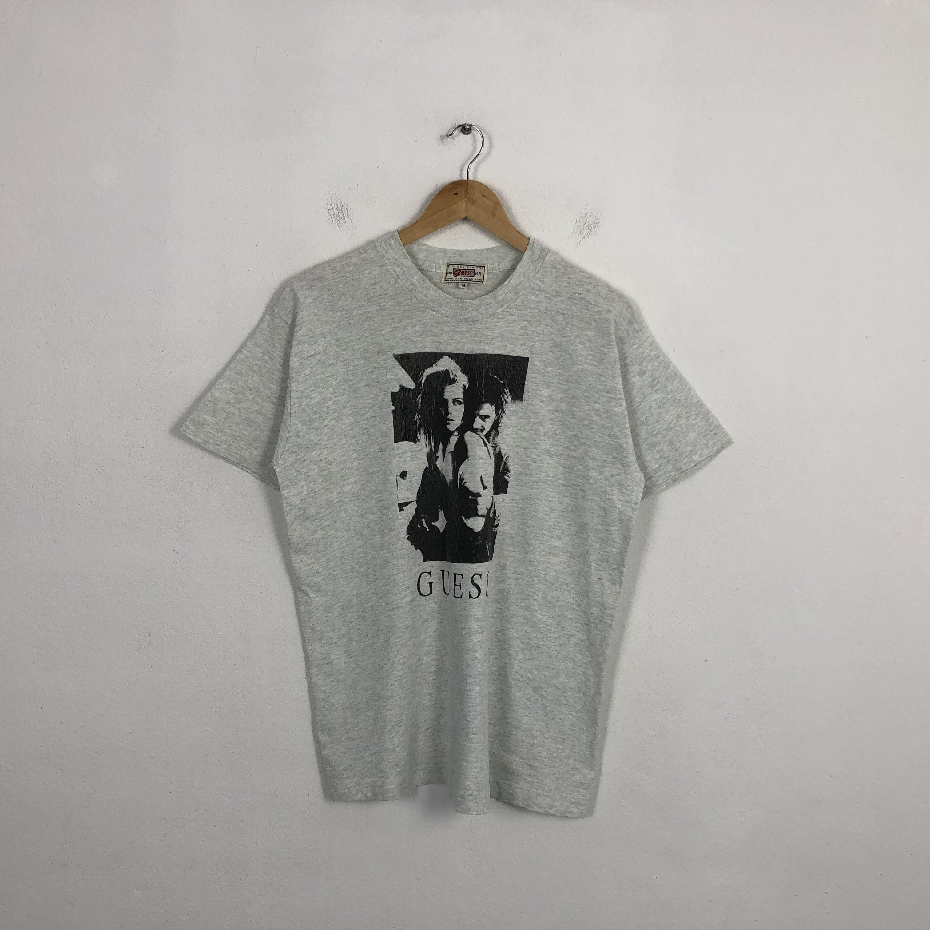 Vintage Guess Weber Art Design Tshirt