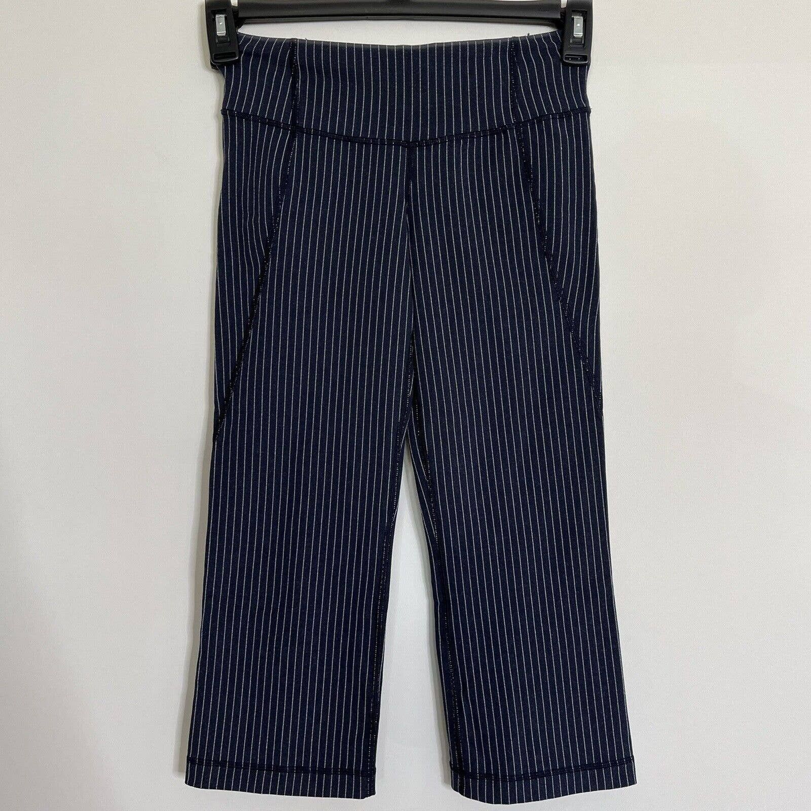 Lululemon Lululemon Womens 4 Gather and Crow Legging Capri Size 27" / US 4 / IT 40 - 2 Thumbnail