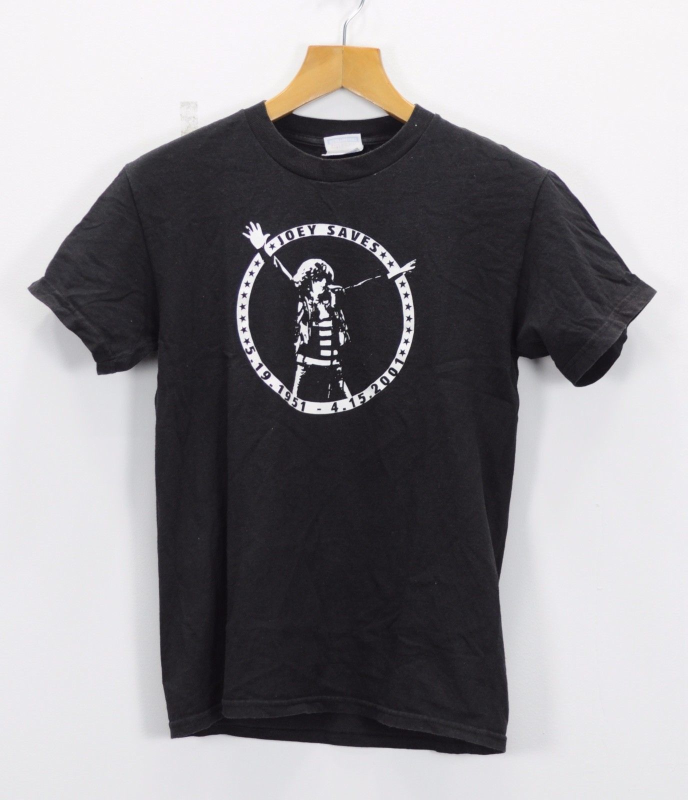 Vintage Vintage Joey Saves Ramones t shirt punk rock Size US S / EU 44-46 / 1 - 1 Thumbnail