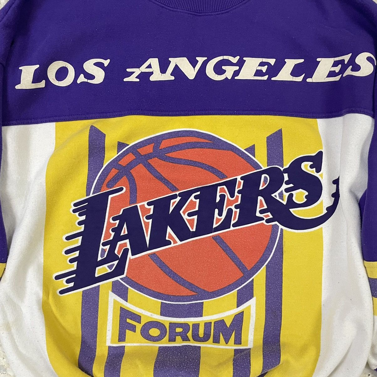 NBA × Starter RARE💥90s STARTER X LA LAKERS NBA OVERPRINT LOGO SWEATSHIRT Size US L / EU 52-54 / 3 - 6 Thumbnail