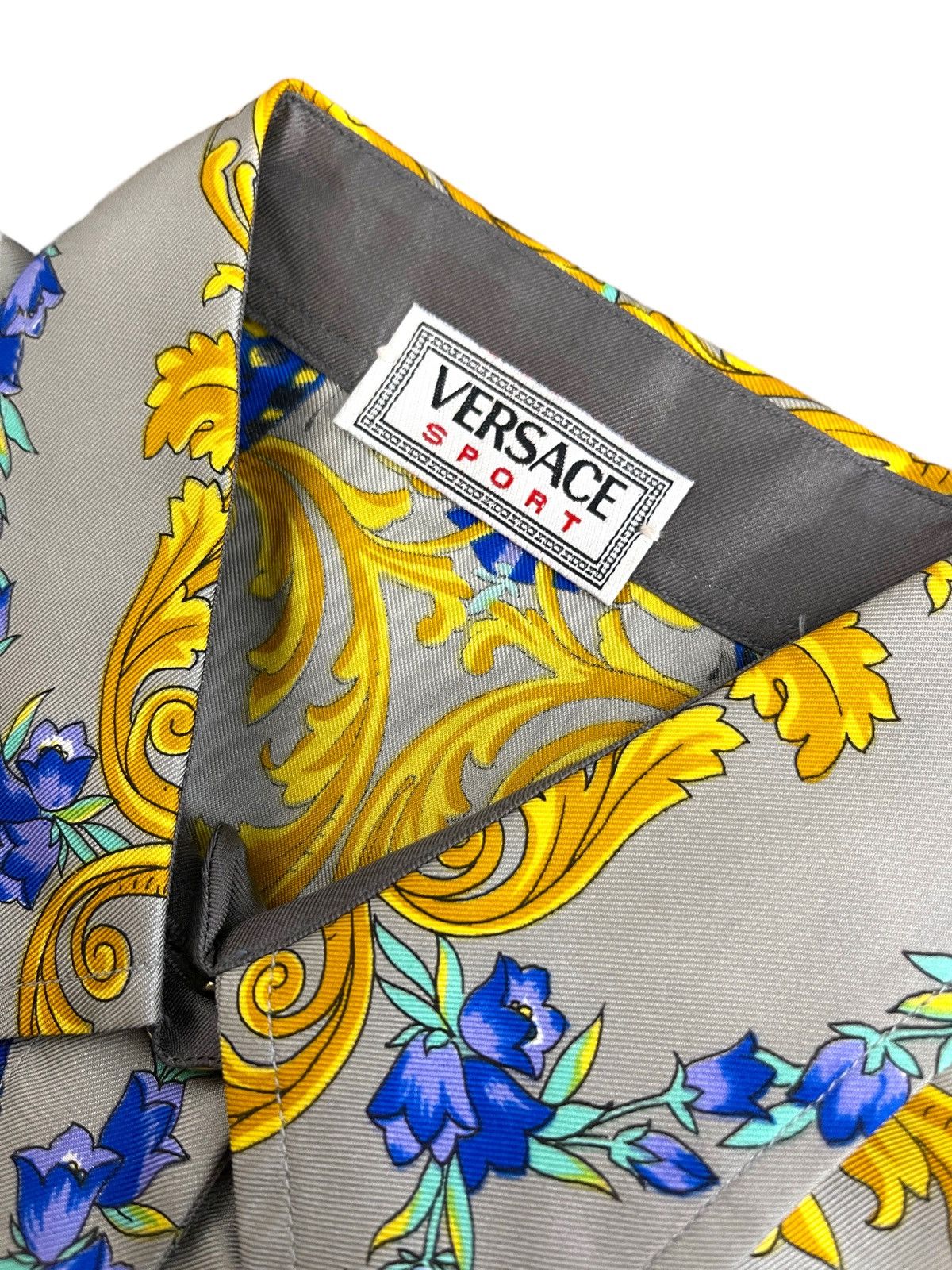 Versace × Vintage Versace sport vintage silk shirt Size S / US 4 / IT 40 - 2 Thumbnail