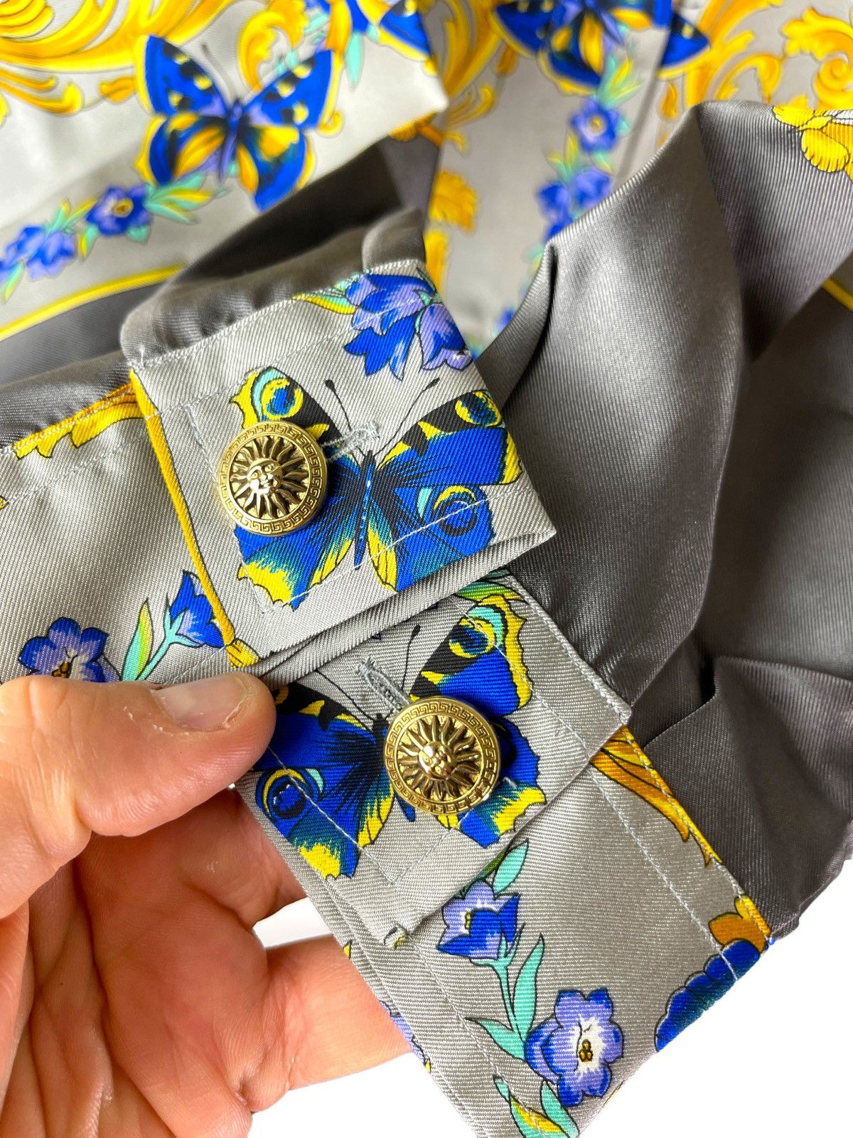 Versace × Vintage Versace sport vintage silk shirt Size S / US 4 / IT 40 - 11 Thumbnail