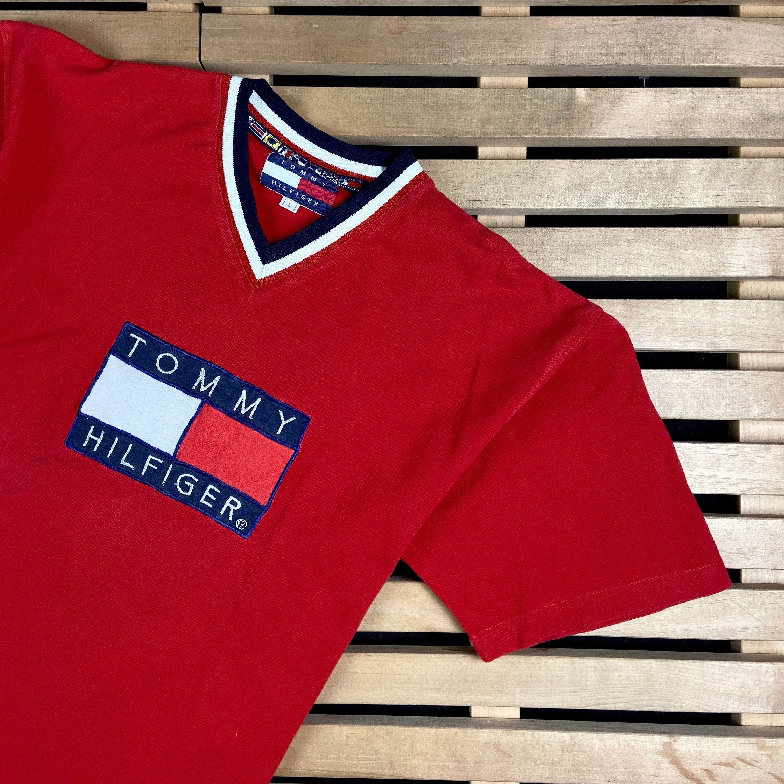 Tommy Hilfiger × Vintage Mens Vintage T Shirt Tommy Hilfiger Big Logo Size L Size US L / EU 52-54 / 3 - 2 Thumbnail