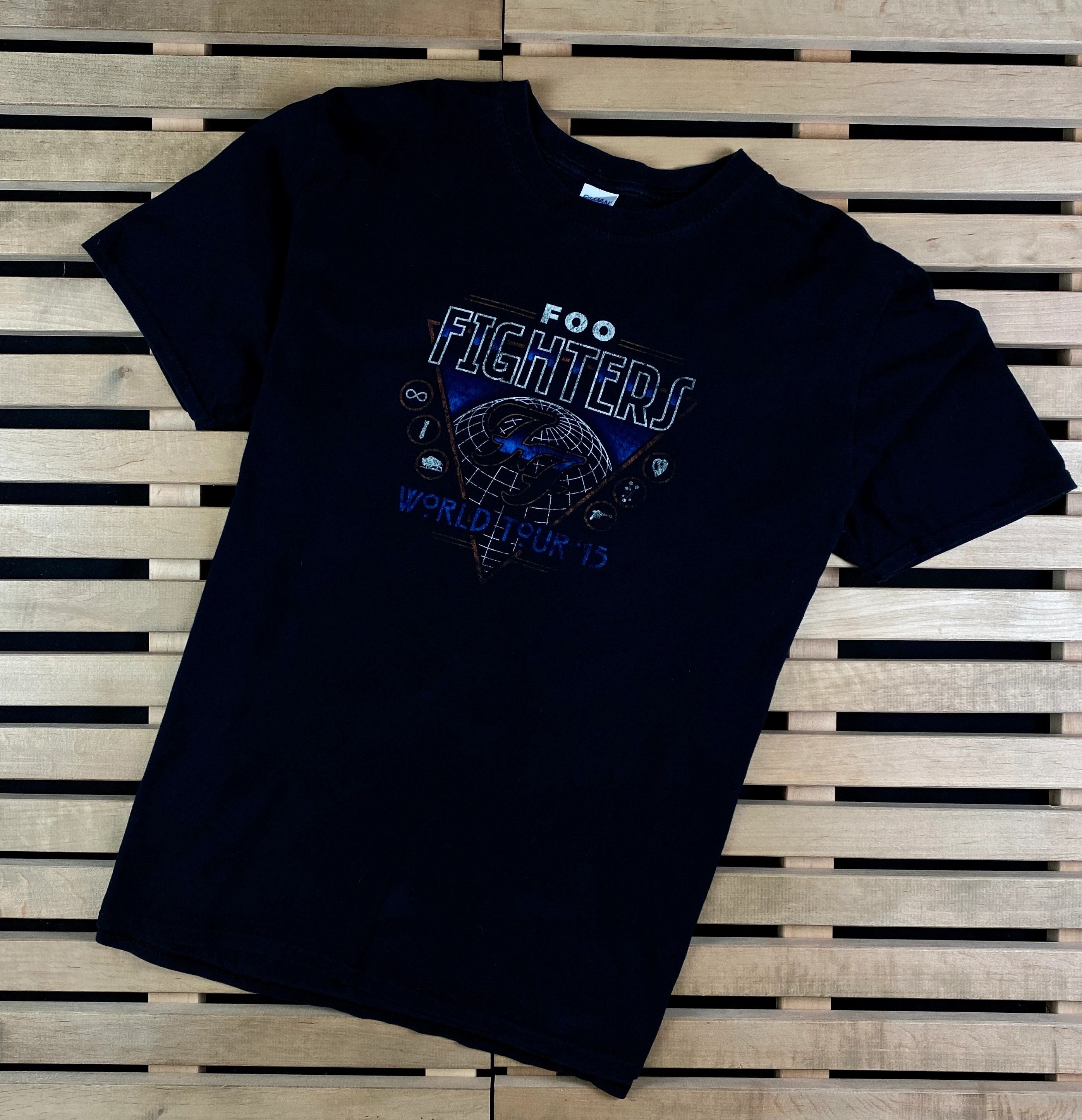 Band Tees × Vintage Mens Vintage T Shirt Foo Fighters World Tour Size XL Size US XL / EU 56 / 4 - 1 Thumbnail