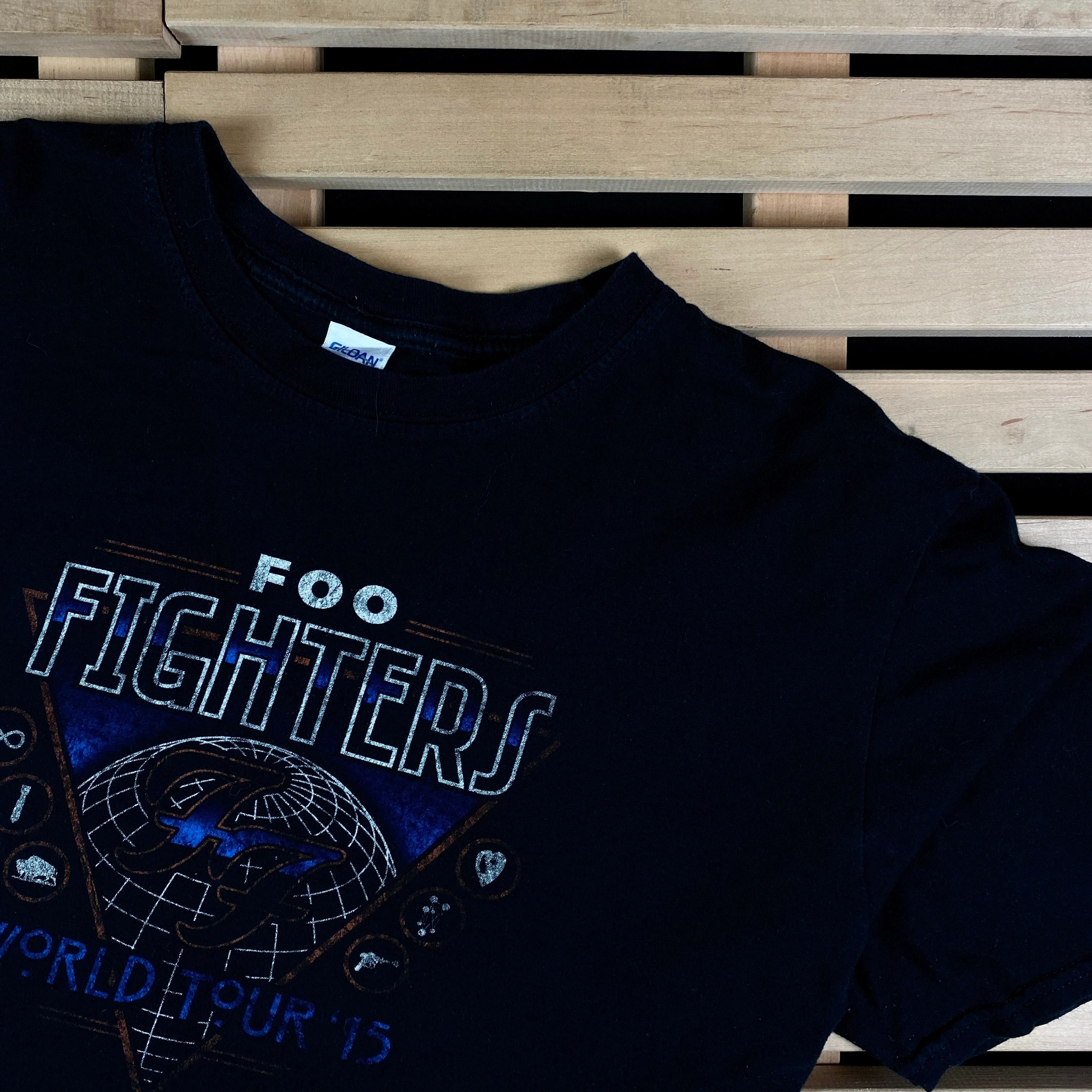 Band Tees × Vintage Mens Vintage T Shirt Foo Fighters World Tour Size XL Size US XL / EU 56 / 4 - 2 Thumbnail