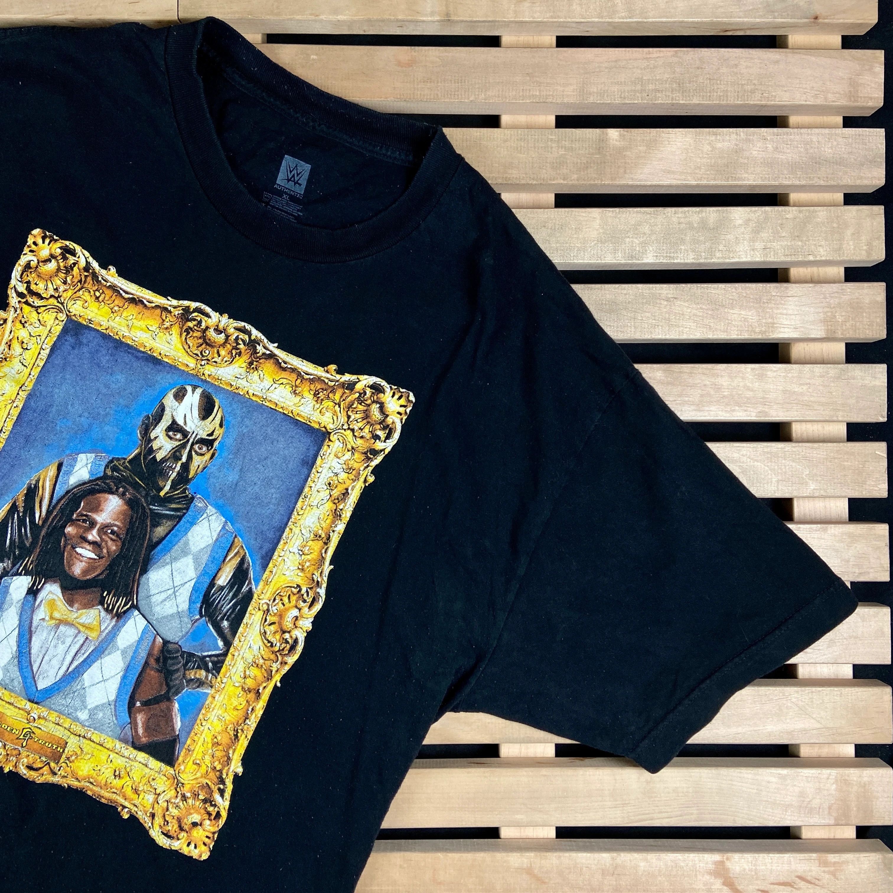 Vintage Mens Vintage T Shirt WWE Golden Thruth Size XL Size US XL / EU 56 / 4 - 2 Thumbnail