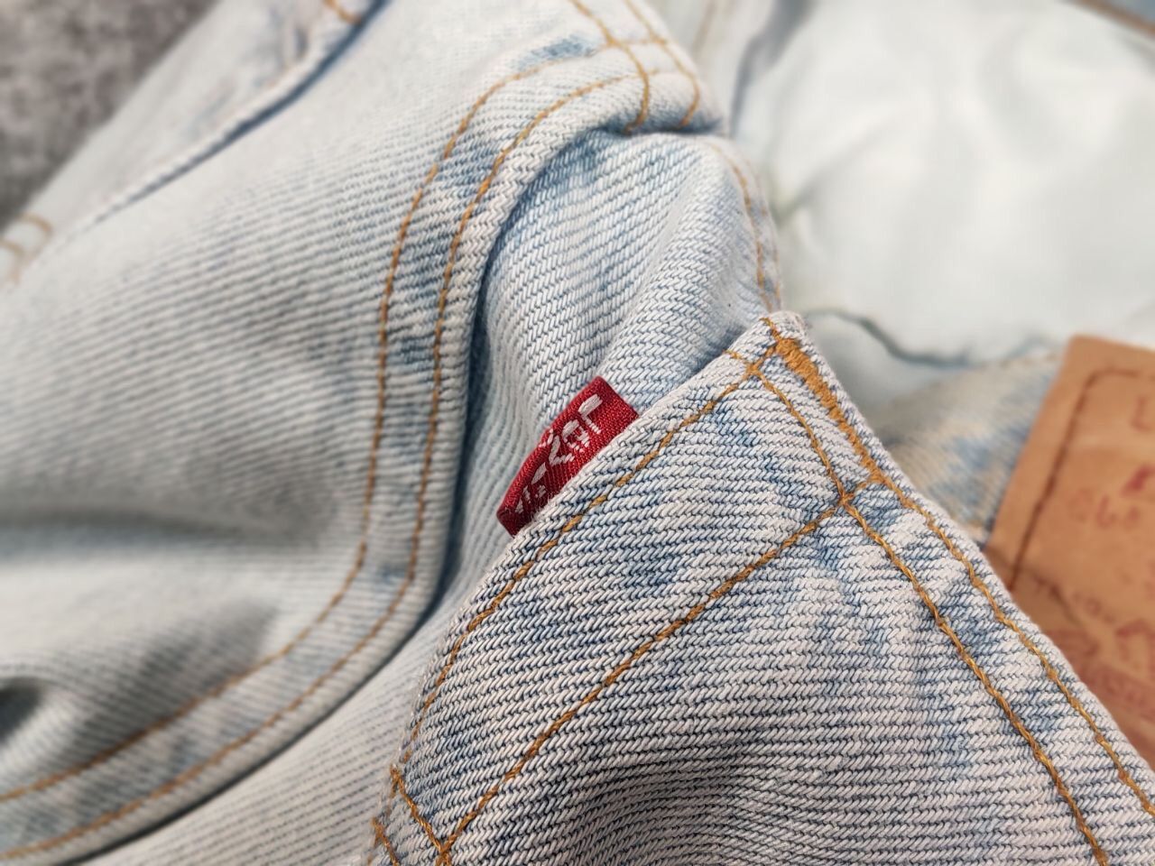 Levi's Vintage 80s Levis 501 Perfect Faded Denim Jeans Made in USA Size US 32 / EU 48 - 18 Thumbnail