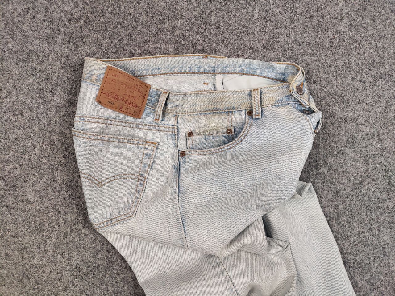 Levi's Vintage 80s Levis 501 Perfect Faded Denim Jeans Made in USA Size US 32 / EU 48 - 16 Thumbnail