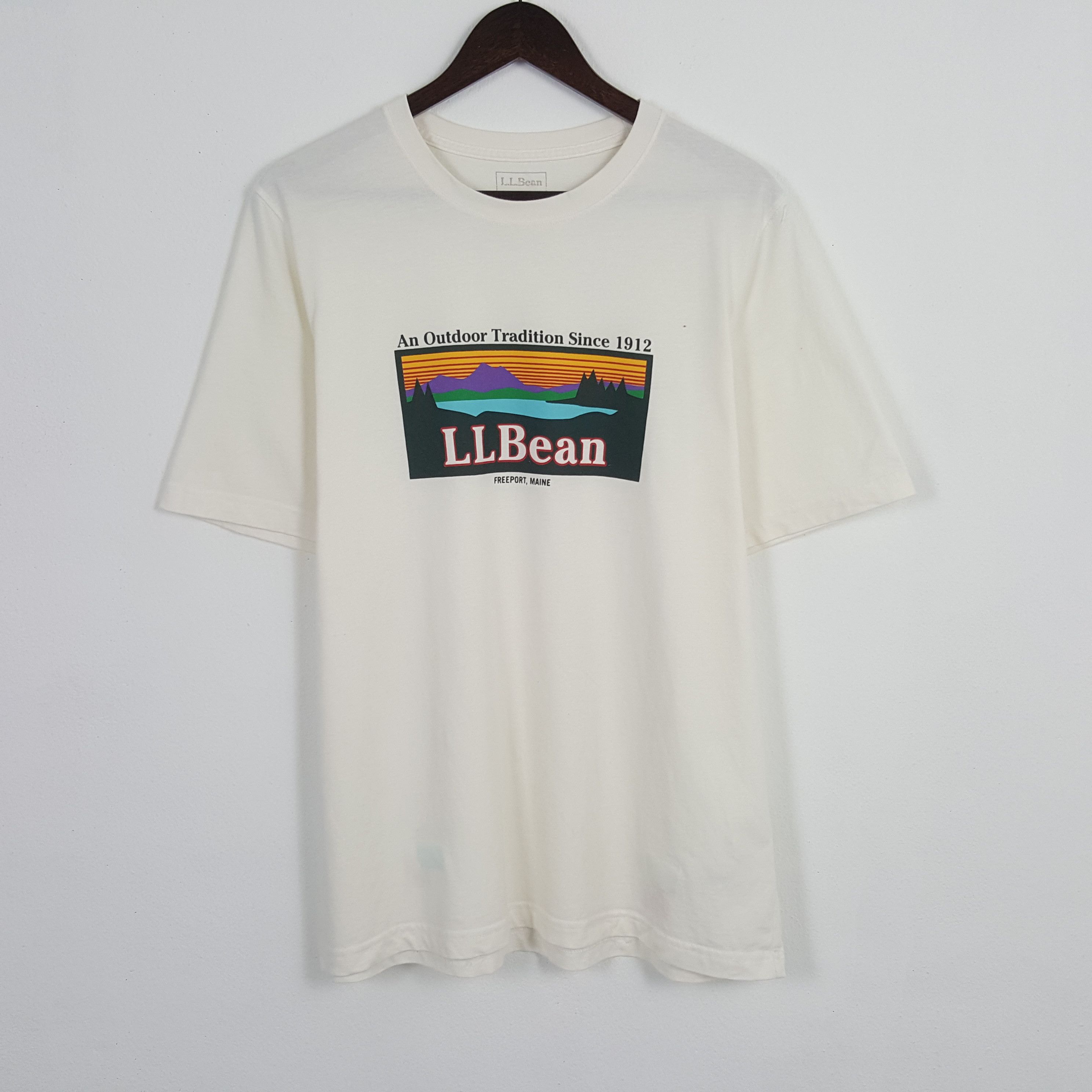 Vintage LL Bean Big Logo Design Tshirt