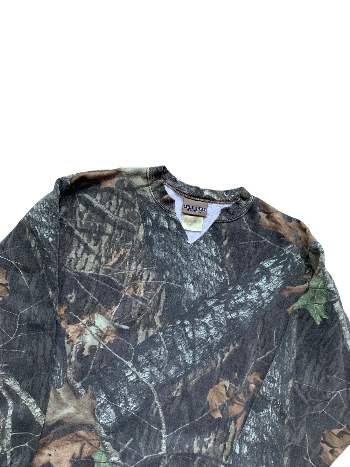 Japanese Brand × Vintage Vintage faded Realtree camo earth tone crewneck Size US L / EU 52-54 / 3 - 2 Thumbnail