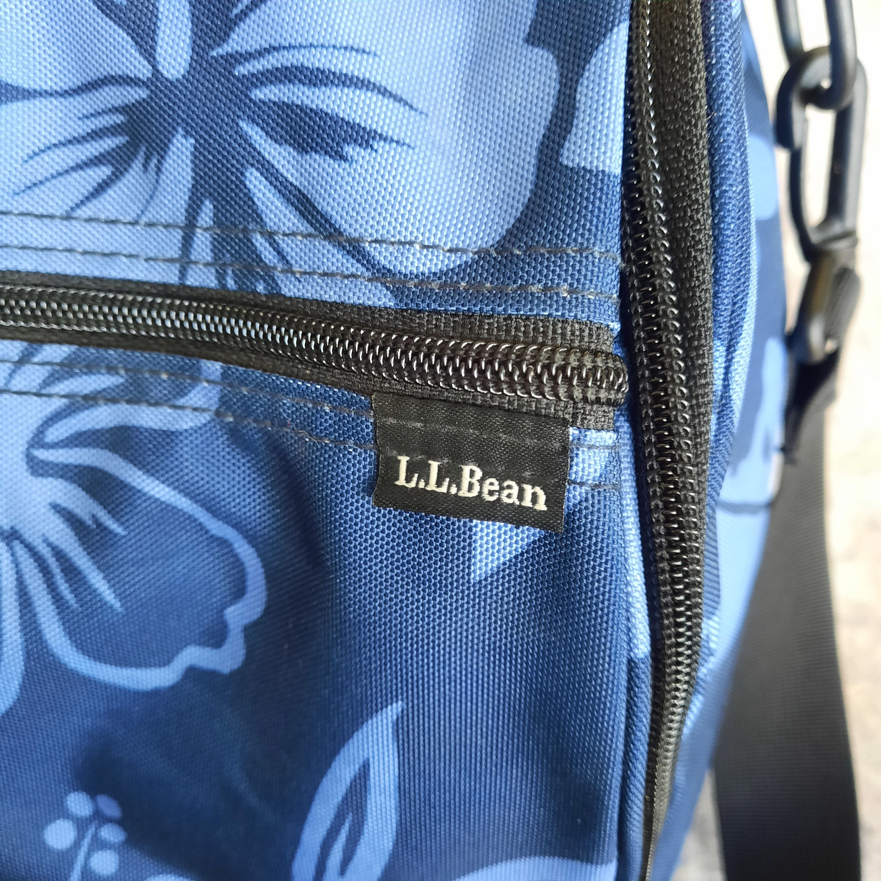 L.L. Bean 🔥L.L. bean multipocket hawaii travel sling bag Size ONE SIZE - 6 Thumbnail