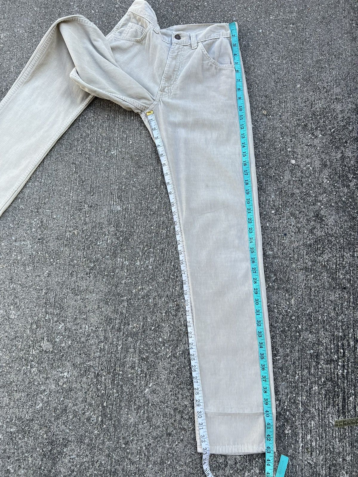 Levi's Vintage Clothing VTG 1999 LVC Levi’s Big E White Tab Corduroy Cream Jeans Size US 28 / EU 44 - 4 Thumbnail