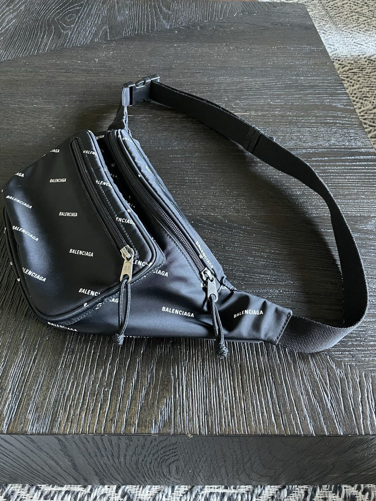 Balenciaga BALENCIAGA ALL OVER PRINT LOGO NYLON WAIST BAG Size ONE SIZE - 2 Thumbnail