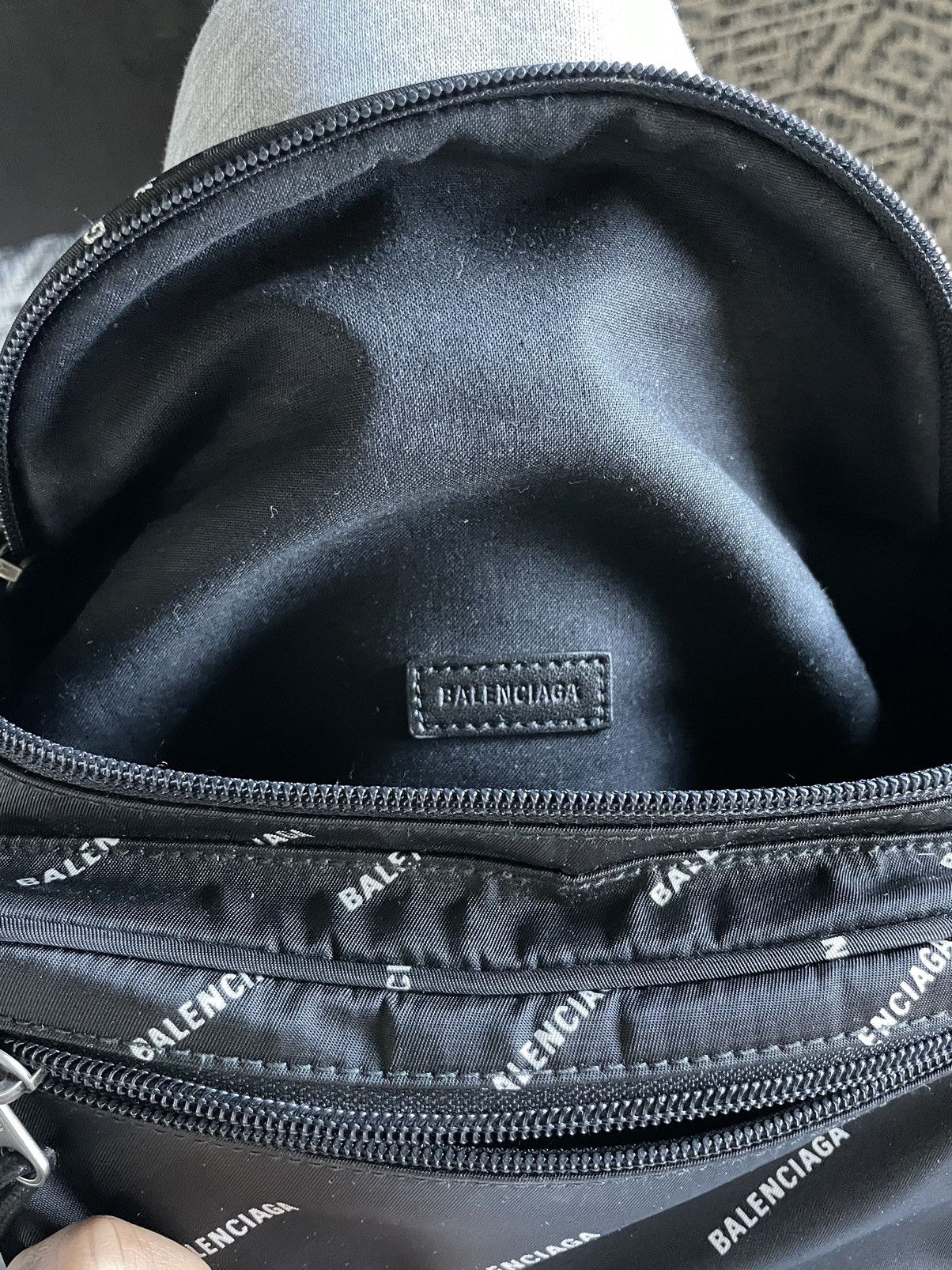 Balenciaga BALENCIAGA ALL OVER PRINT LOGO NYLON WAIST BAG Size ONE SIZE - 10 Thumbnail