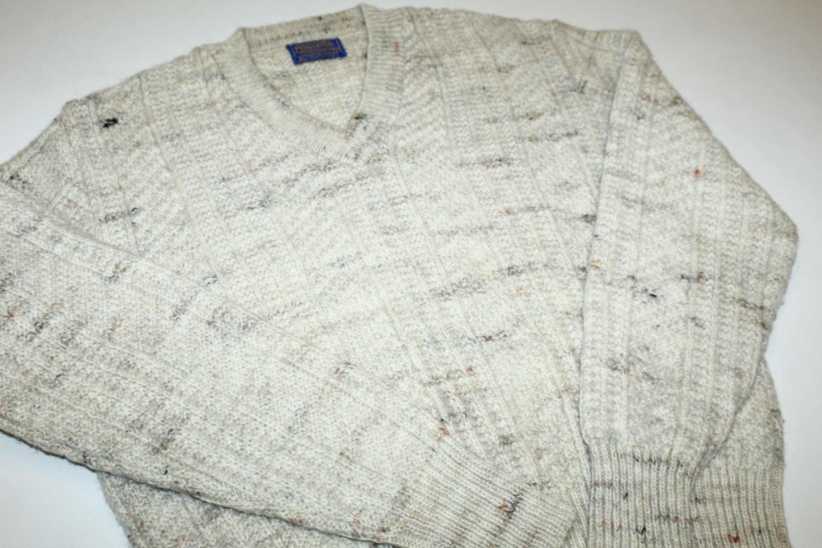 Pendleton Vintage Pendleton Pure Virgin Wool V-Neck Knit Sweater Size US L / EU 52-54 / 3 - 6 Thumbnail